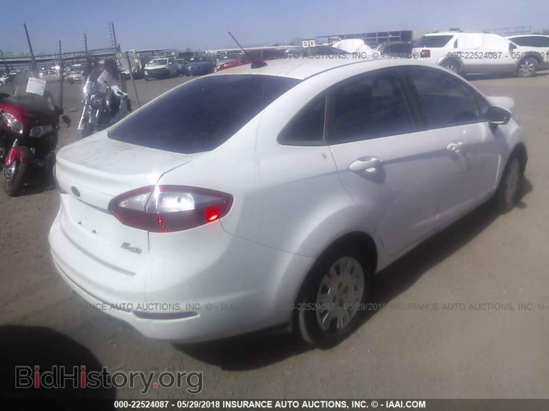 2014 Ford Fiesta - VIN: 3FADP4AJ4EM102293 - Фото 4