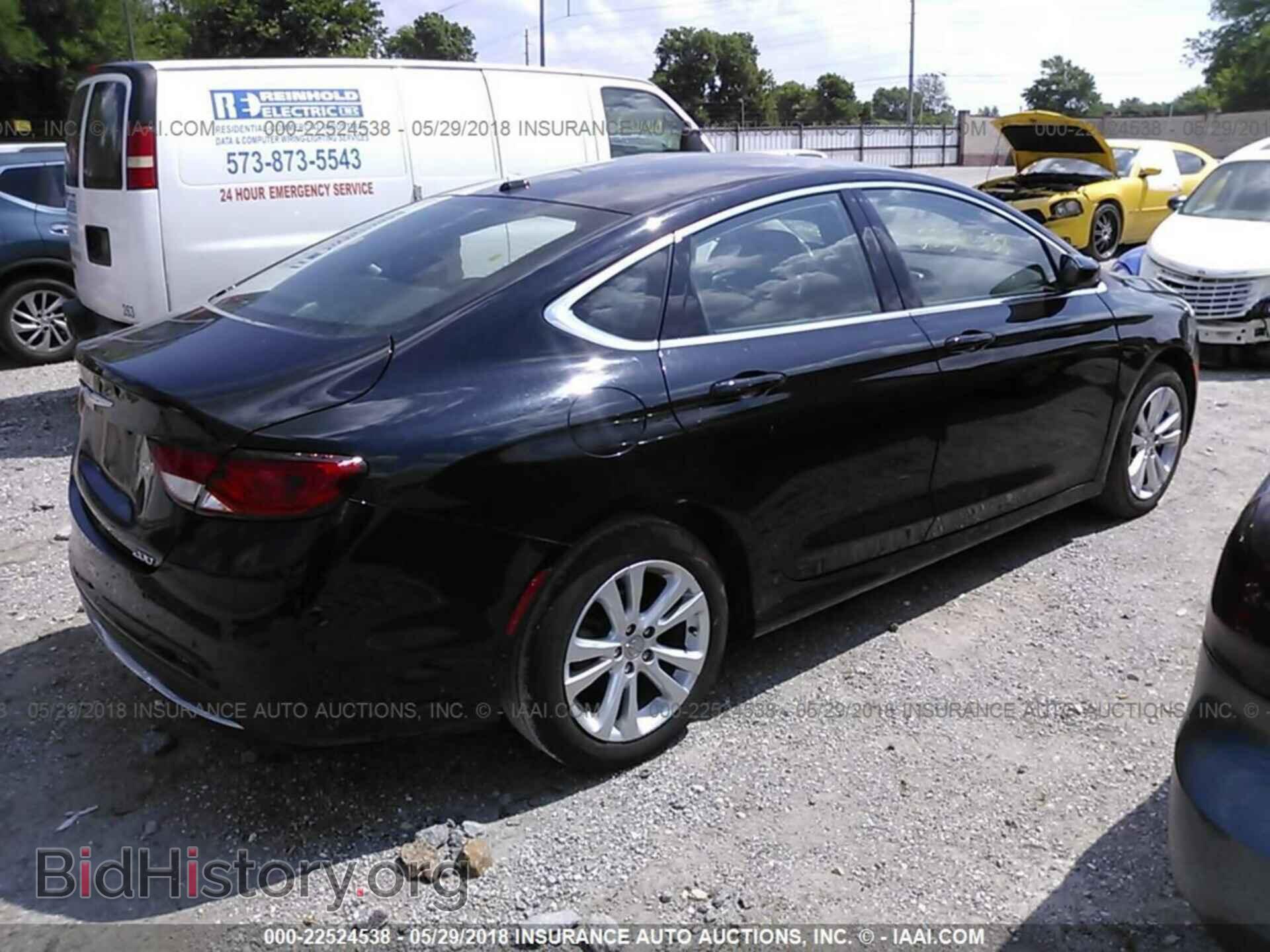 2016 Chrysler 200 - VIN: 1C3CCCAB7GN102676 - Photo 4