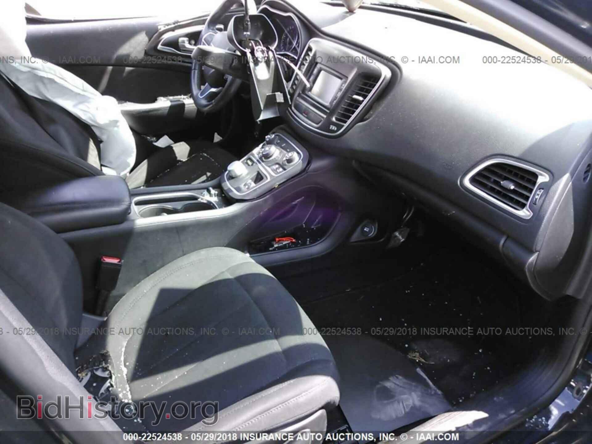 2016 Chrysler 200 - VIN: 1C3CCCAB7GN102676 - Photo 5