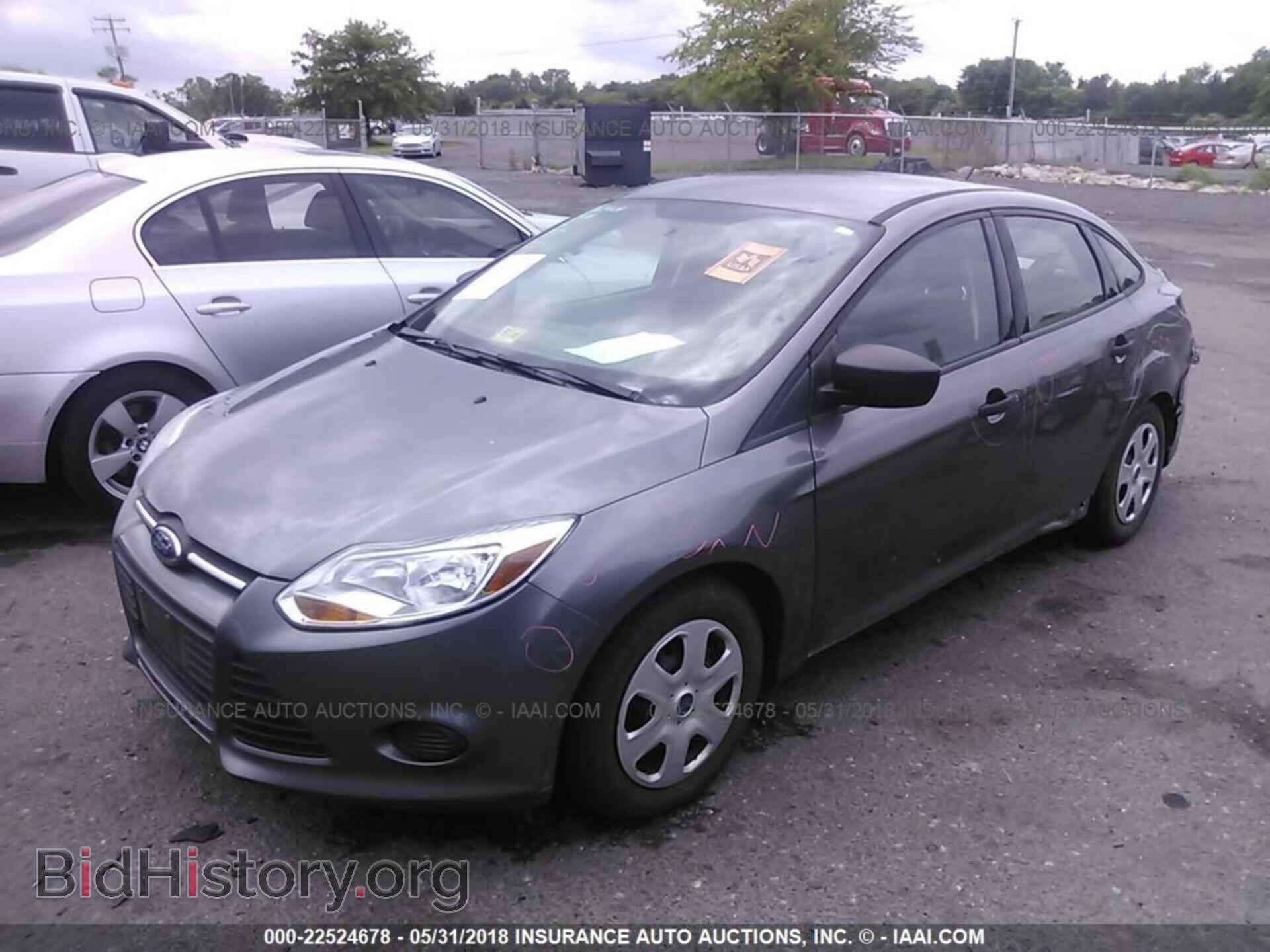 2014 Ford Focus - VIN: 1FADP3E26EL403873 - Photo 2