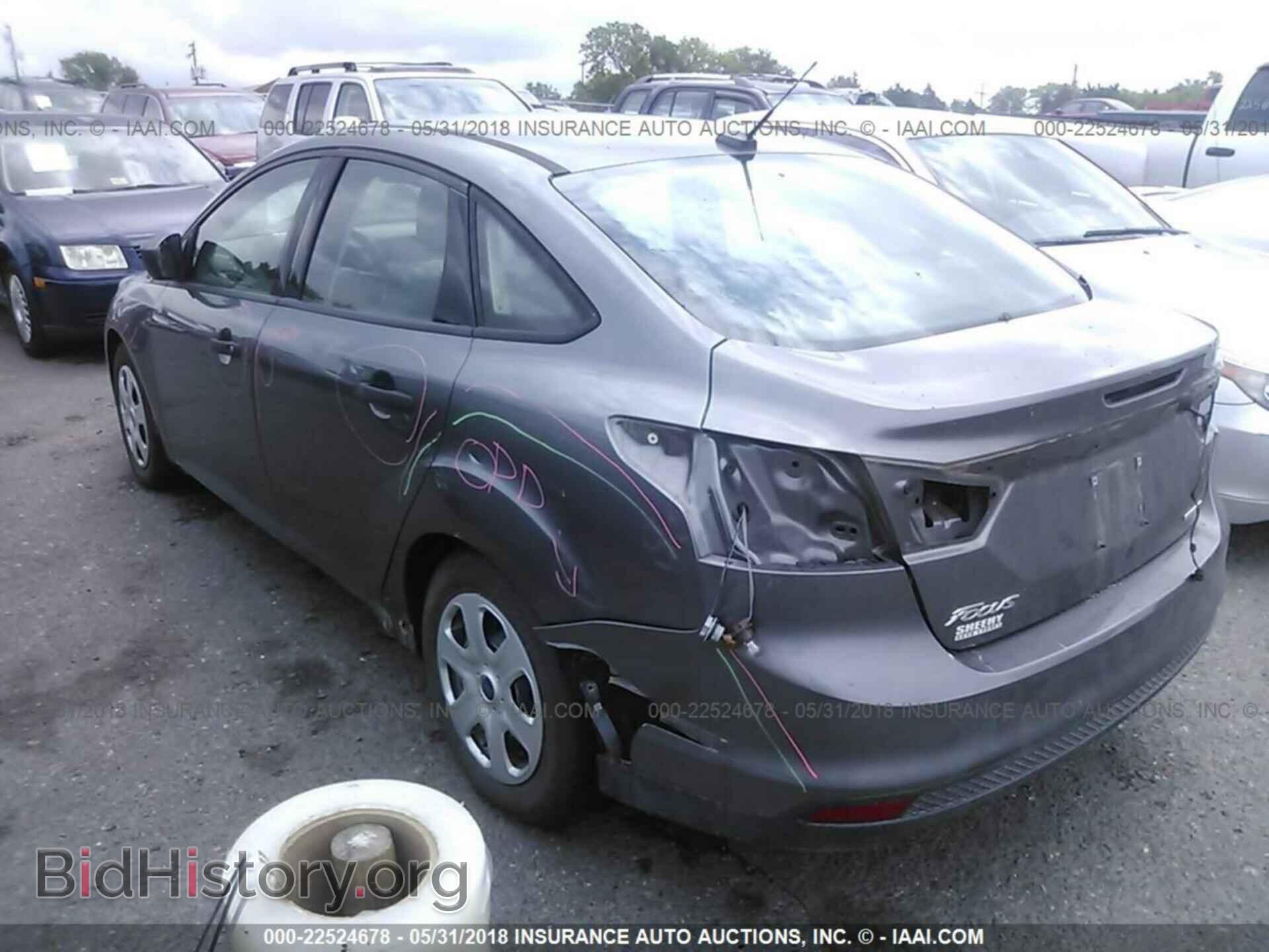 2014 Ford Focus - VIN: 1FADP3E26EL403873 - Photo 3