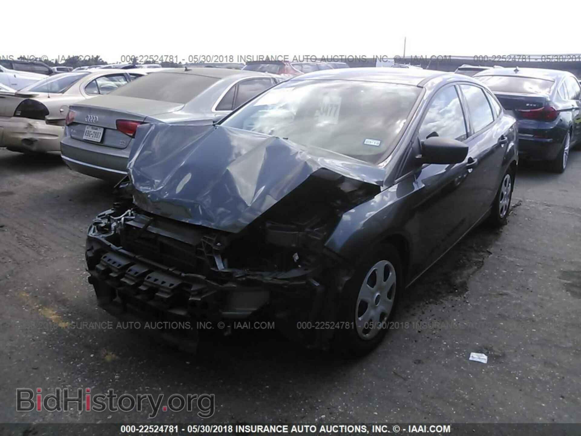 2016 Ford Focus - VIN: 1FADP3E20GL391299 - Photo 2