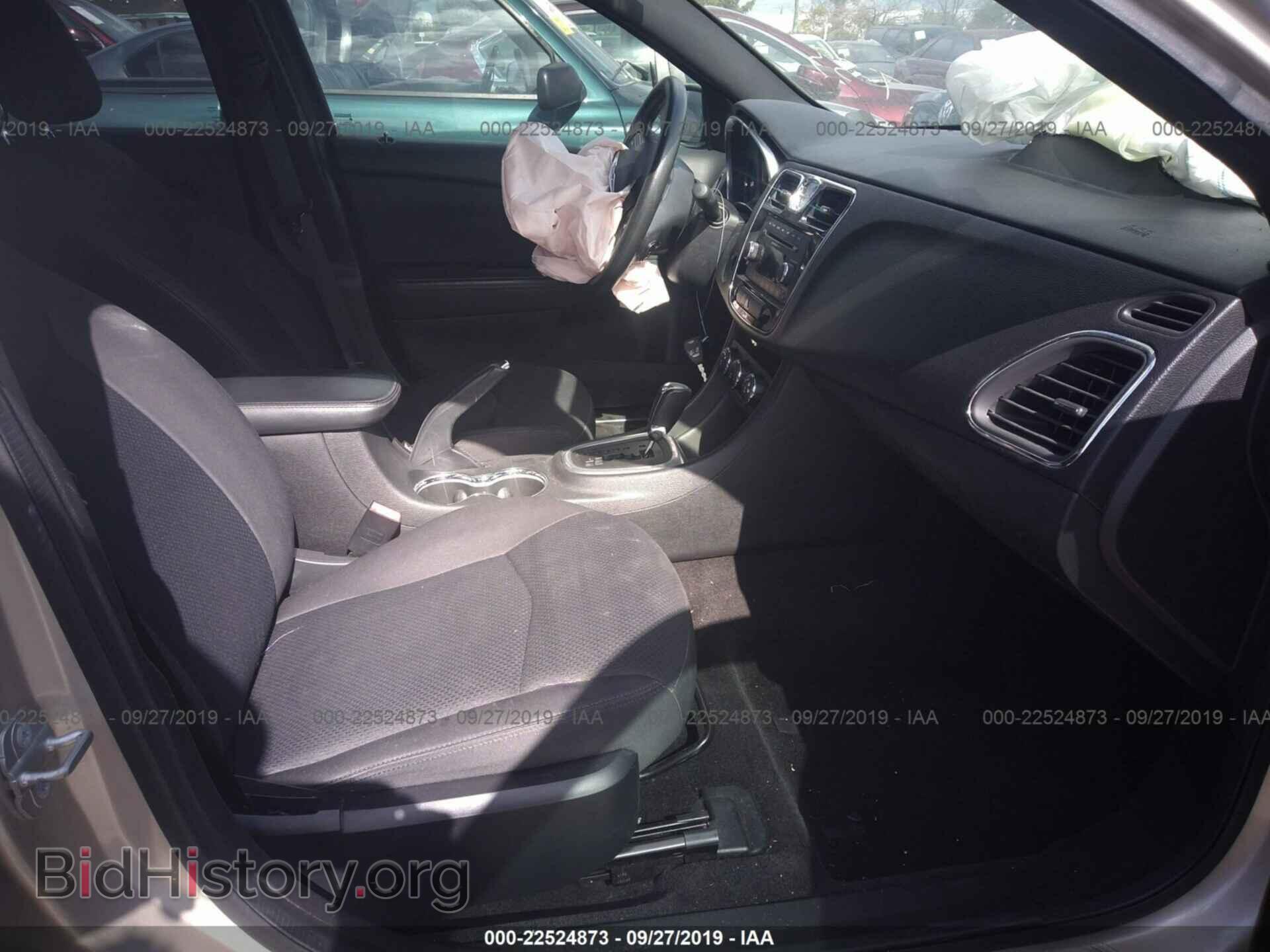 2014 CHRYSLER 200 - VIN: 1C3CCBABXEN211799 - Photo 5