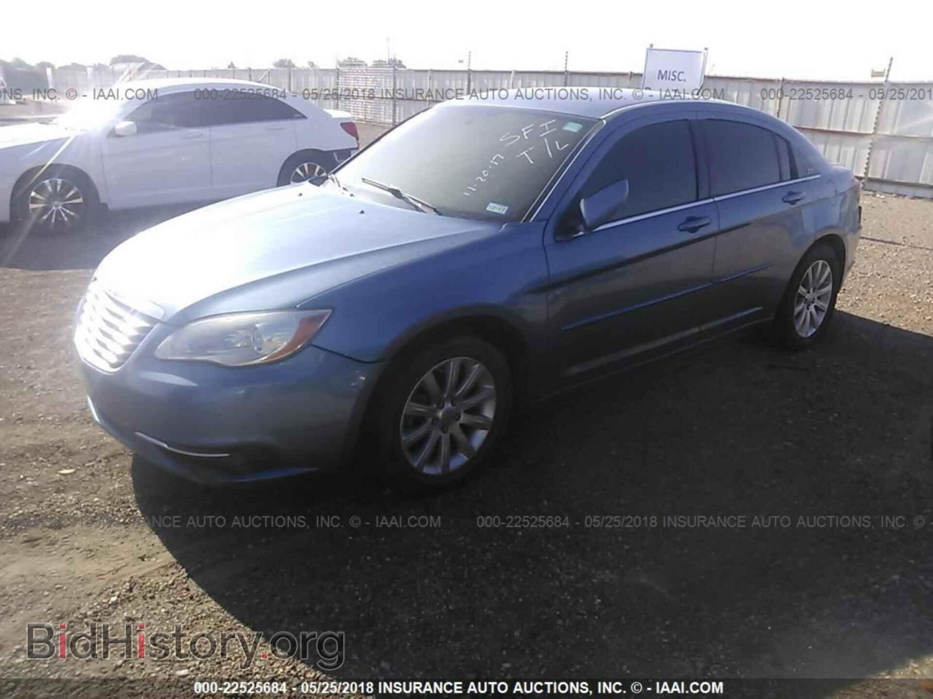 2011 Chrysler 200 - VIN: 1C3BC1FG4BN550564 - Фото 2