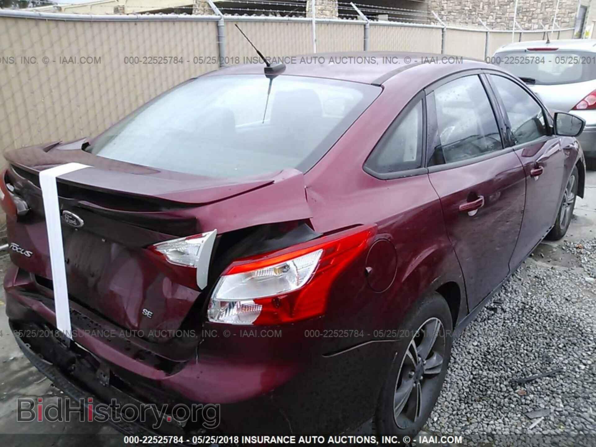 2014 Ford Focus - VIN: 1FADP3F26EL317087 - Photo 4