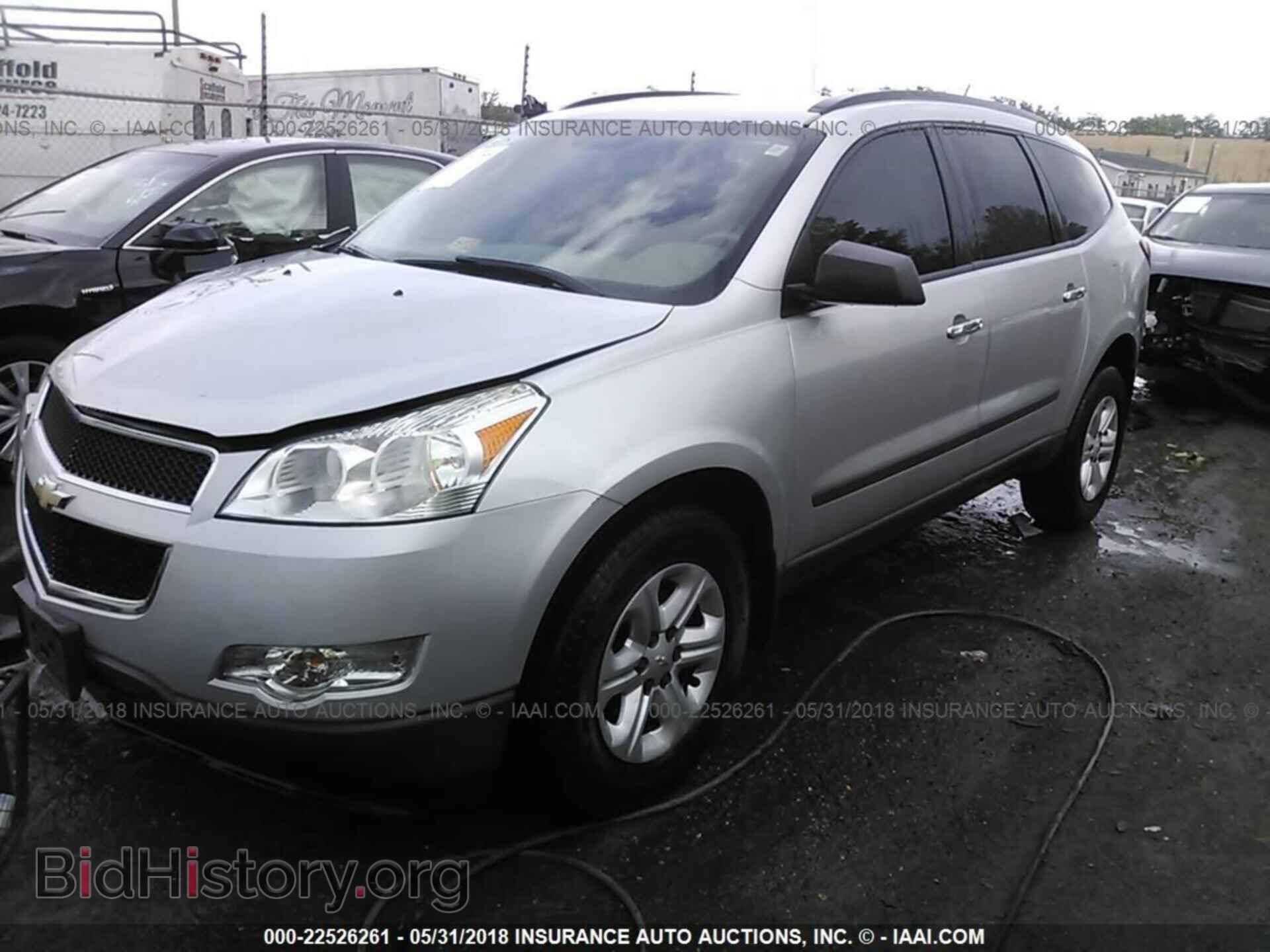 2012 Chevrolet Traverse - VIN: 1GNKRFED3CJ317063 - Фото 2