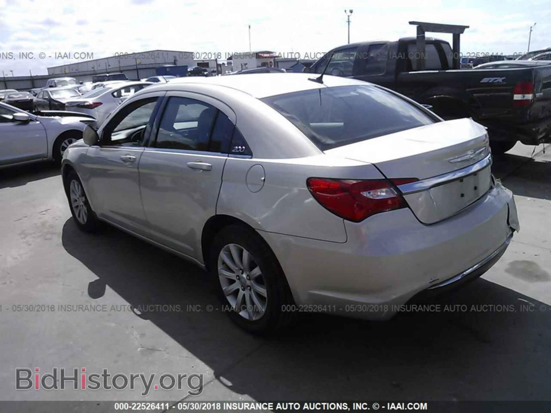2013 Chrysler 200 - VIN: 1C3CCBBBXDN636503 - Фото 3