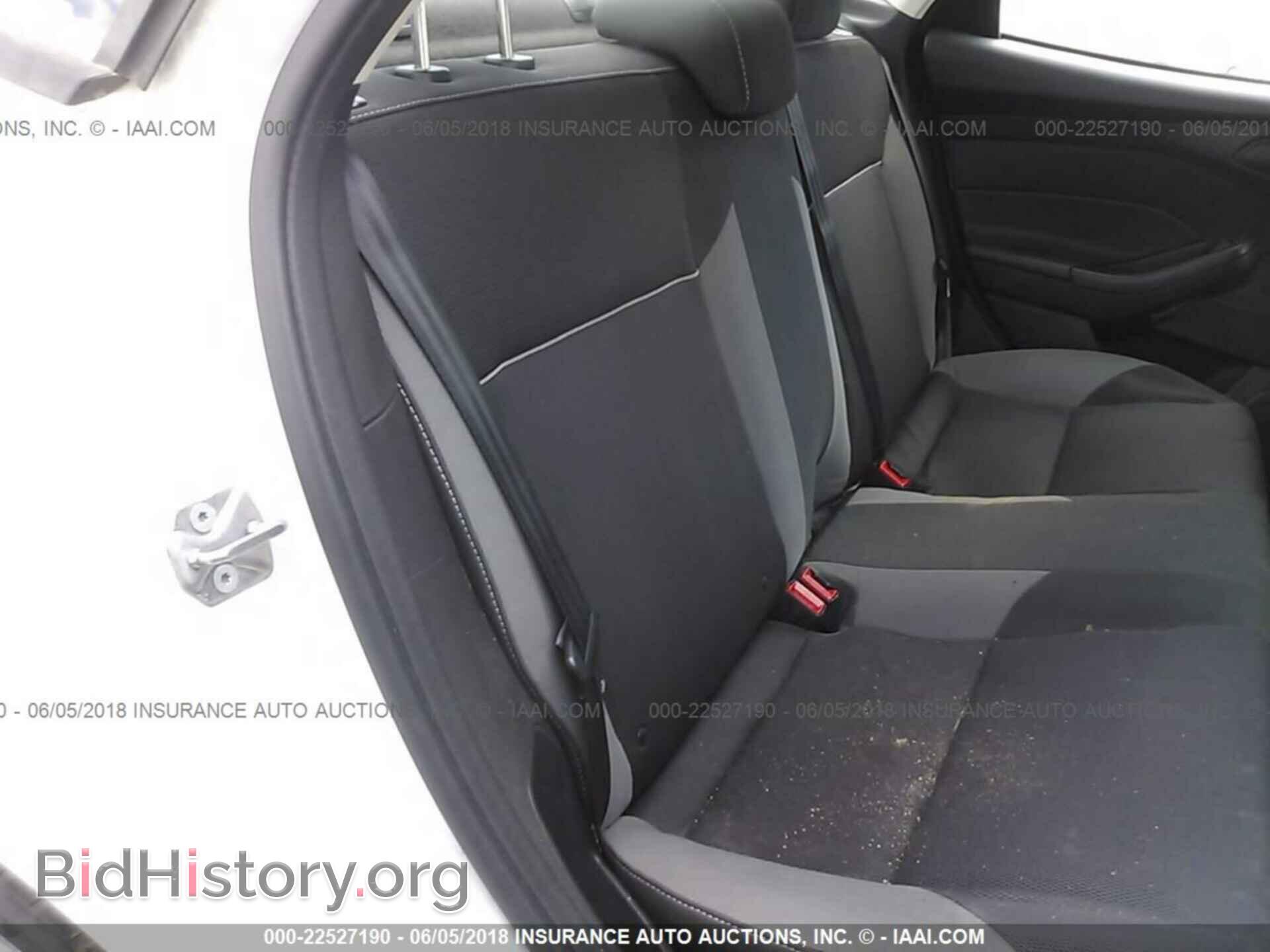 2012 Ford Focus - VIN: 1FAHP3F27CL217479 - Photo 8