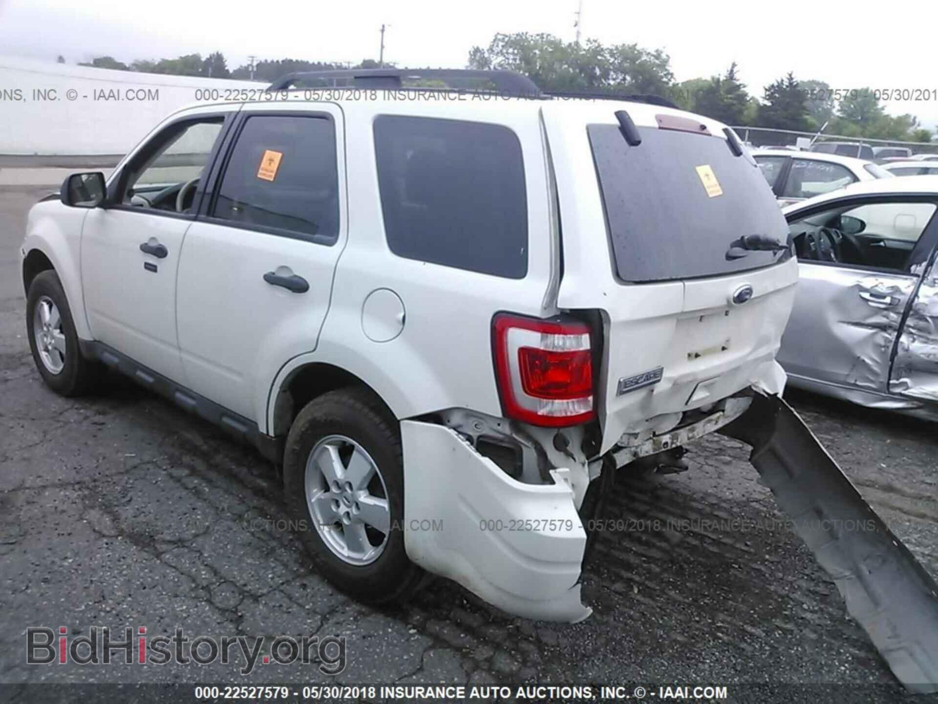 2011 Ford Escape - VIN: 1FMCU9D75BKC53945 - Photo 3