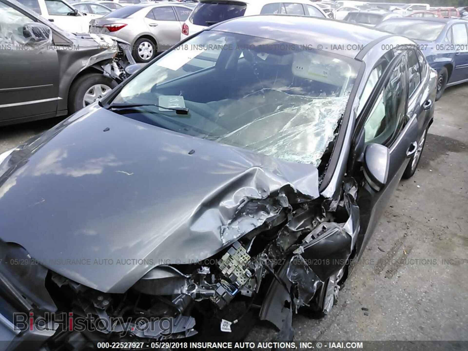 2012 Ford Focus - VIN: 1FAHP3H22CL373023 - Photo 2