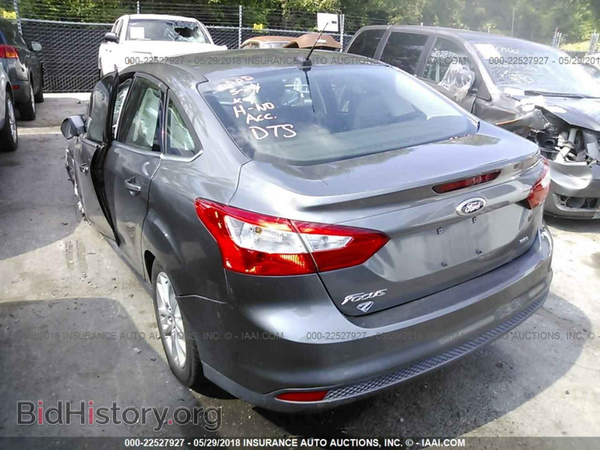 2012 Ford Focus - VIN: 1FAHP3H22CL373023 - Photo 3