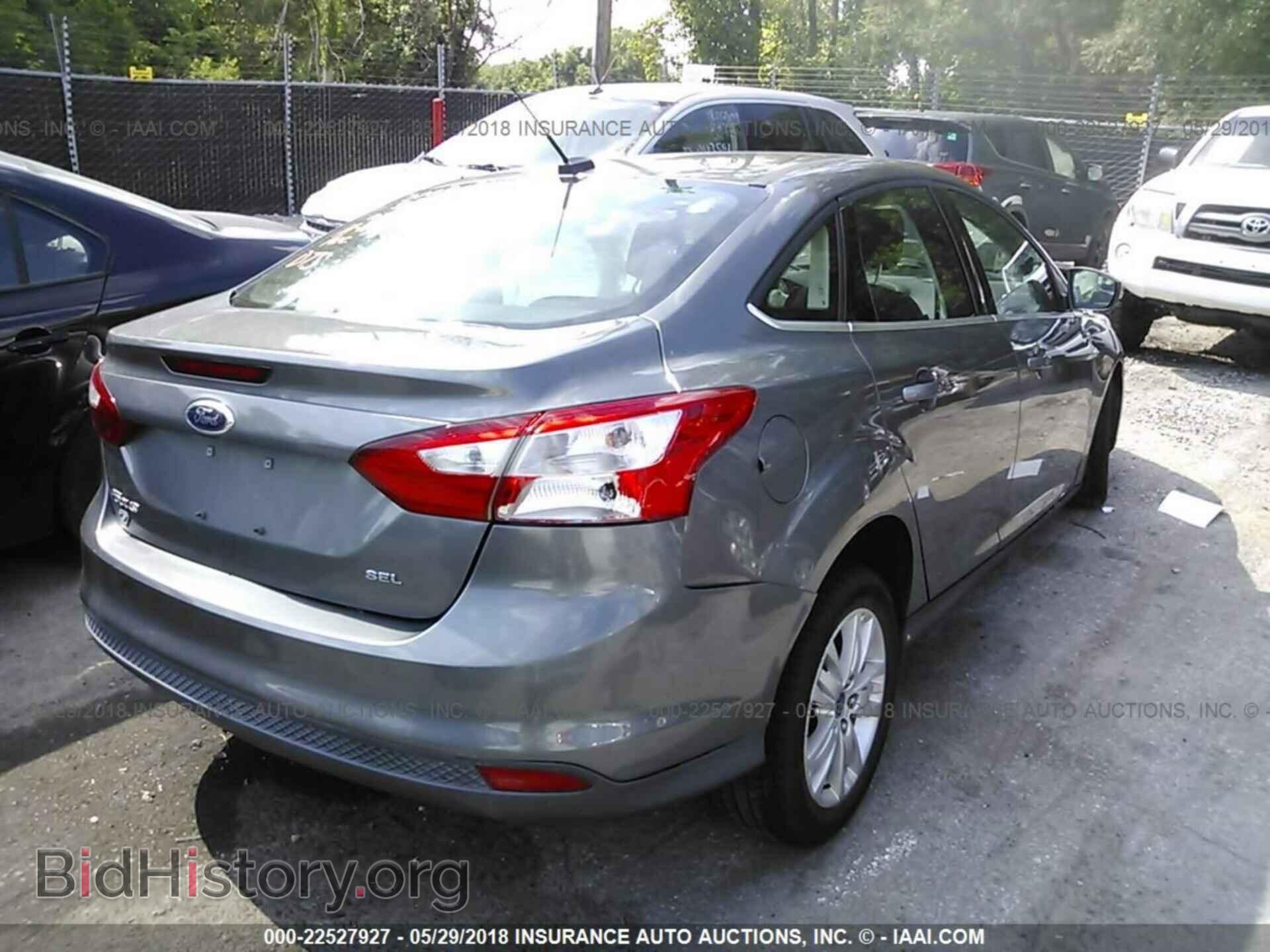 2012 Ford Focus - VIN: 1FAHP3H22CL373023 - Photo 4