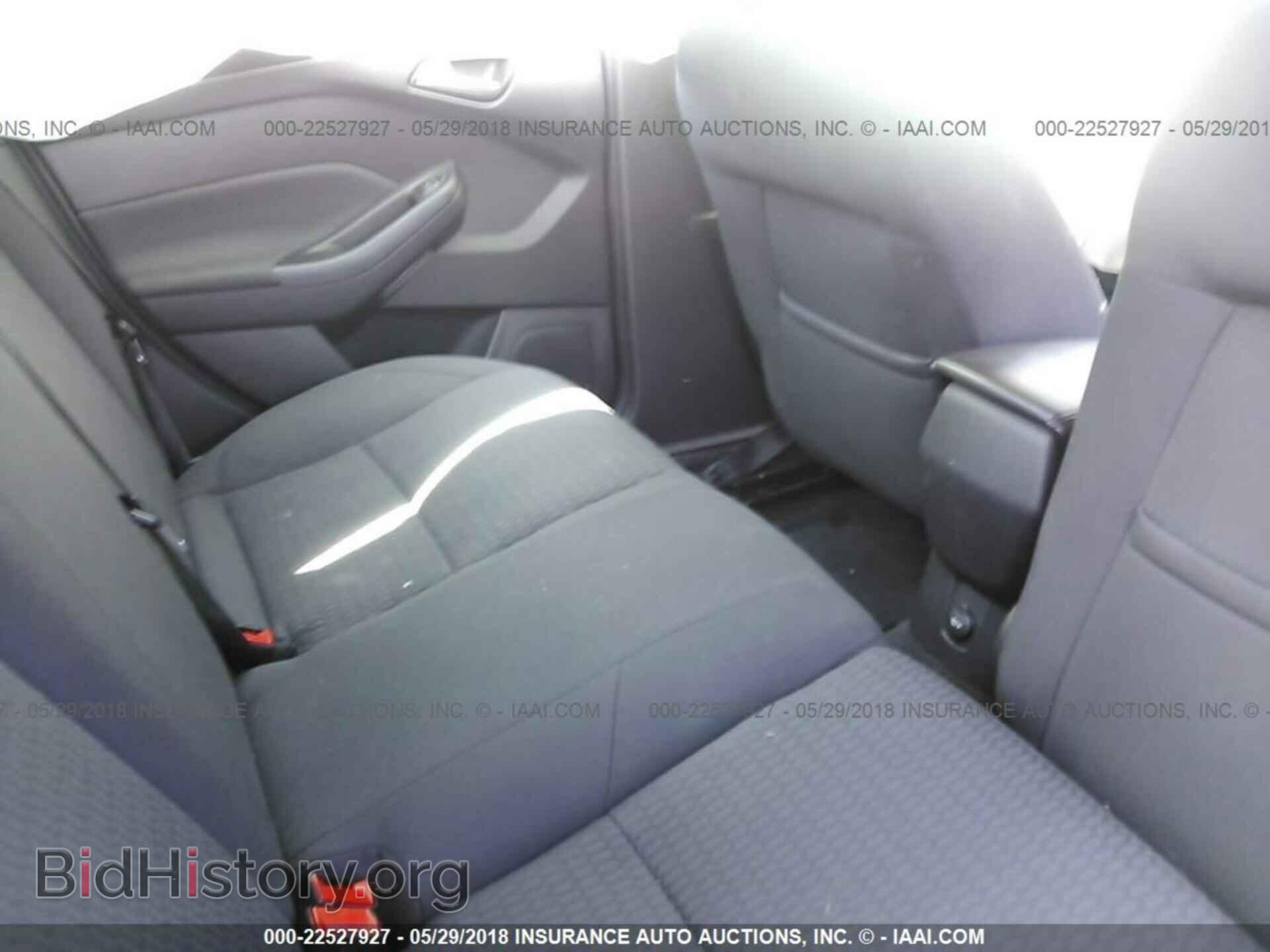 2012 Ford Focus - VIN: 1FAHP3H22CL373023 - Photo 8