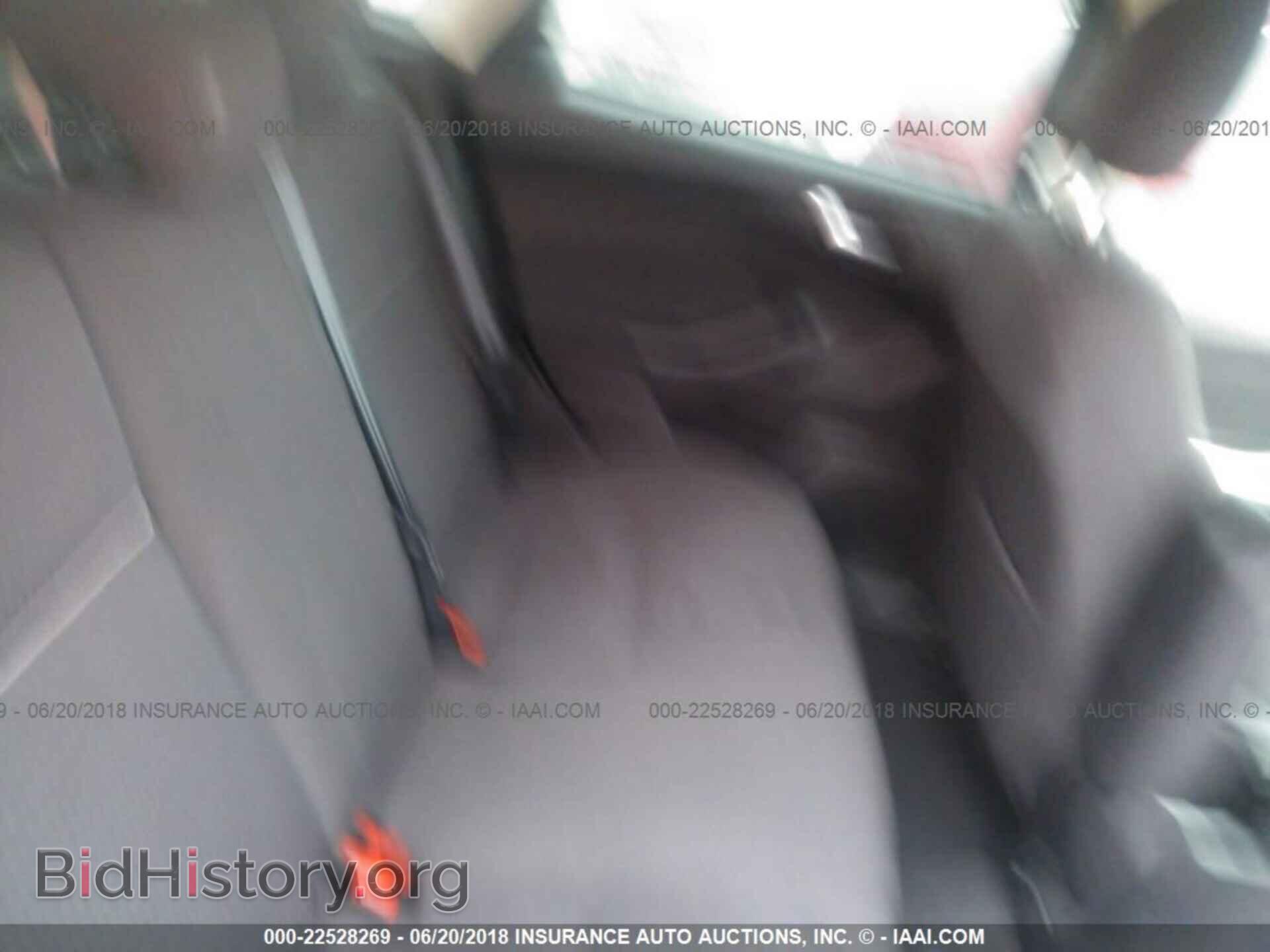 2012 Ford Focus - VIN: 1FAHP3M26CL295688 - Photo 8