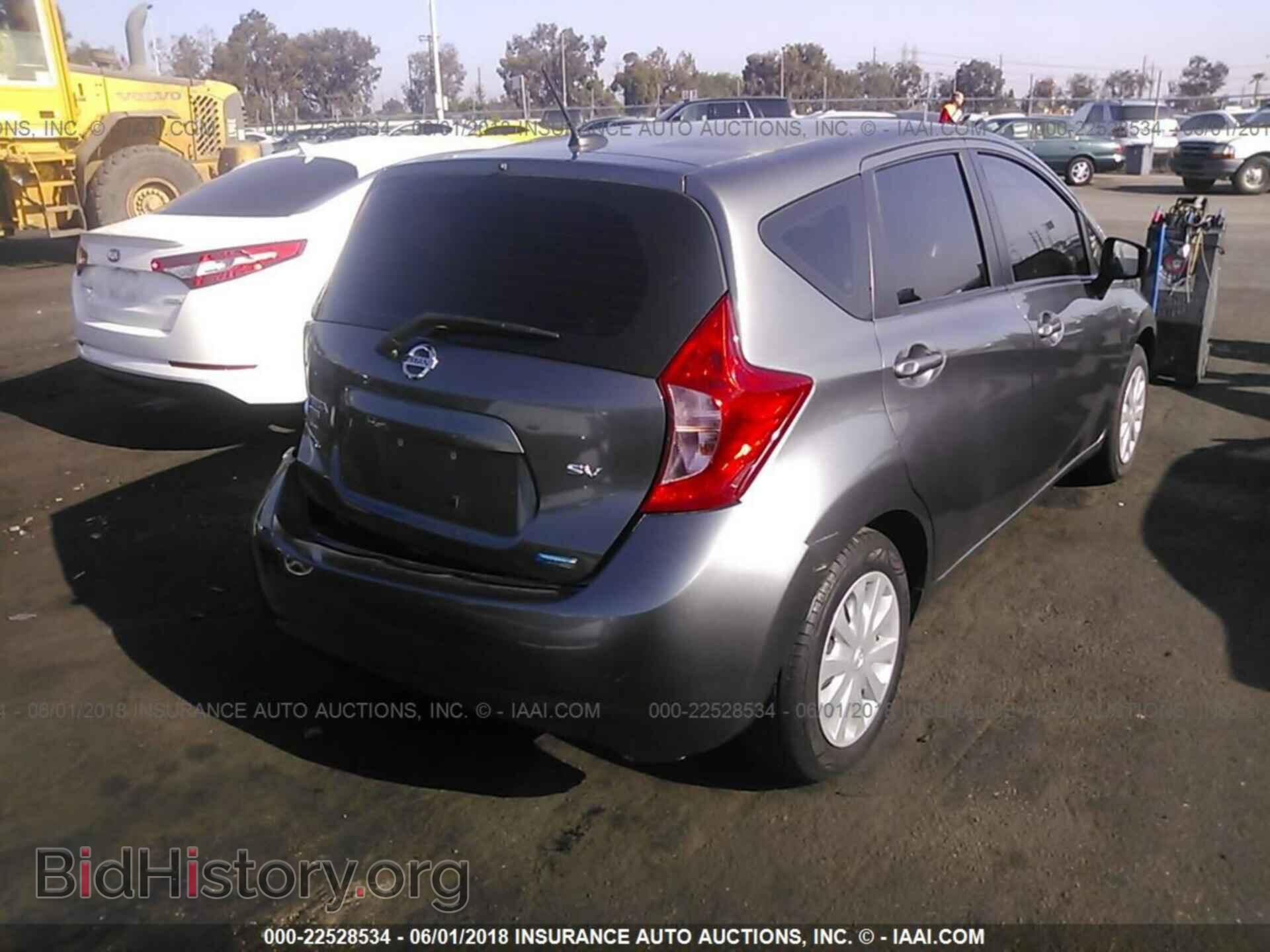 2016 Nissan Versa note - VIN: 3N1CE2CP0GL357343 - Photo 4