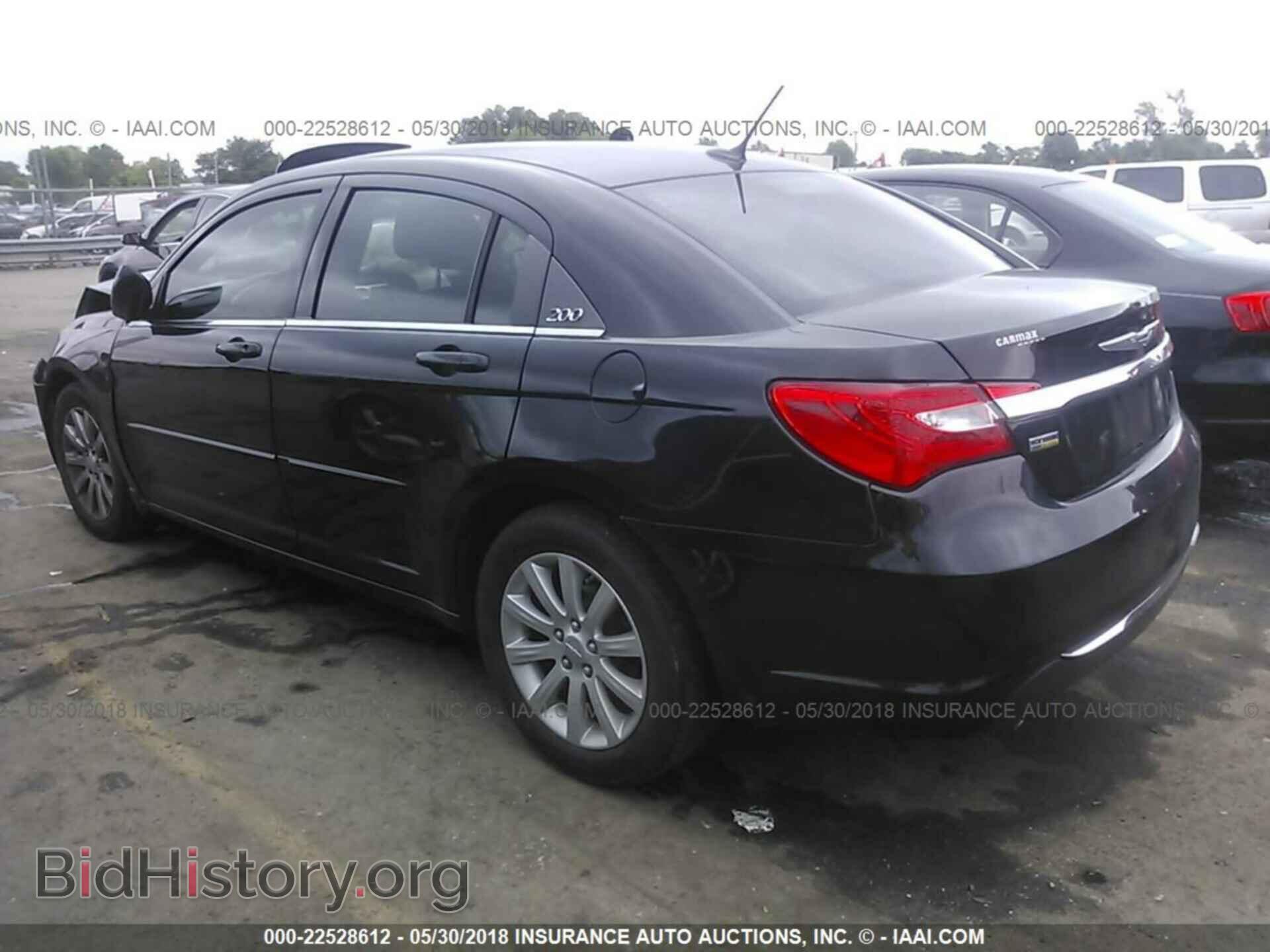 2013 Chrysler 200 - VIN: 1C3CCBBG3DN659679 - Фото 3