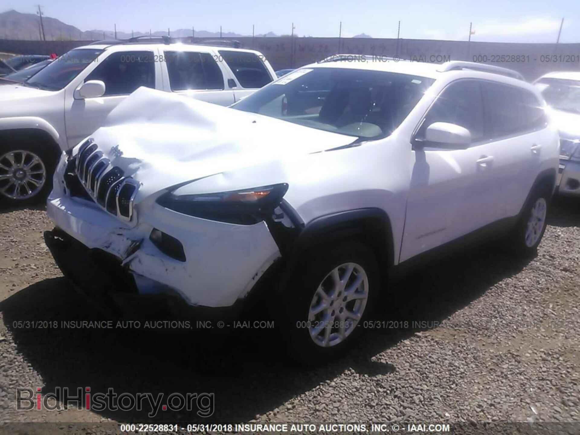 2017 Jeep Cherokee - VIN: 1C4PJMCB9HW510968 - Photo 2