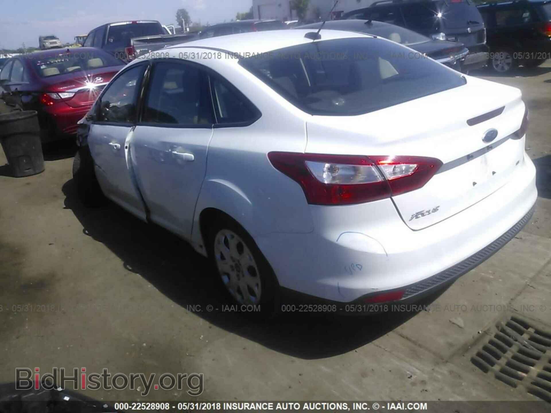 2012 Ford Focus - VIN: 1FAHP3F25CL272299 - Photo 3