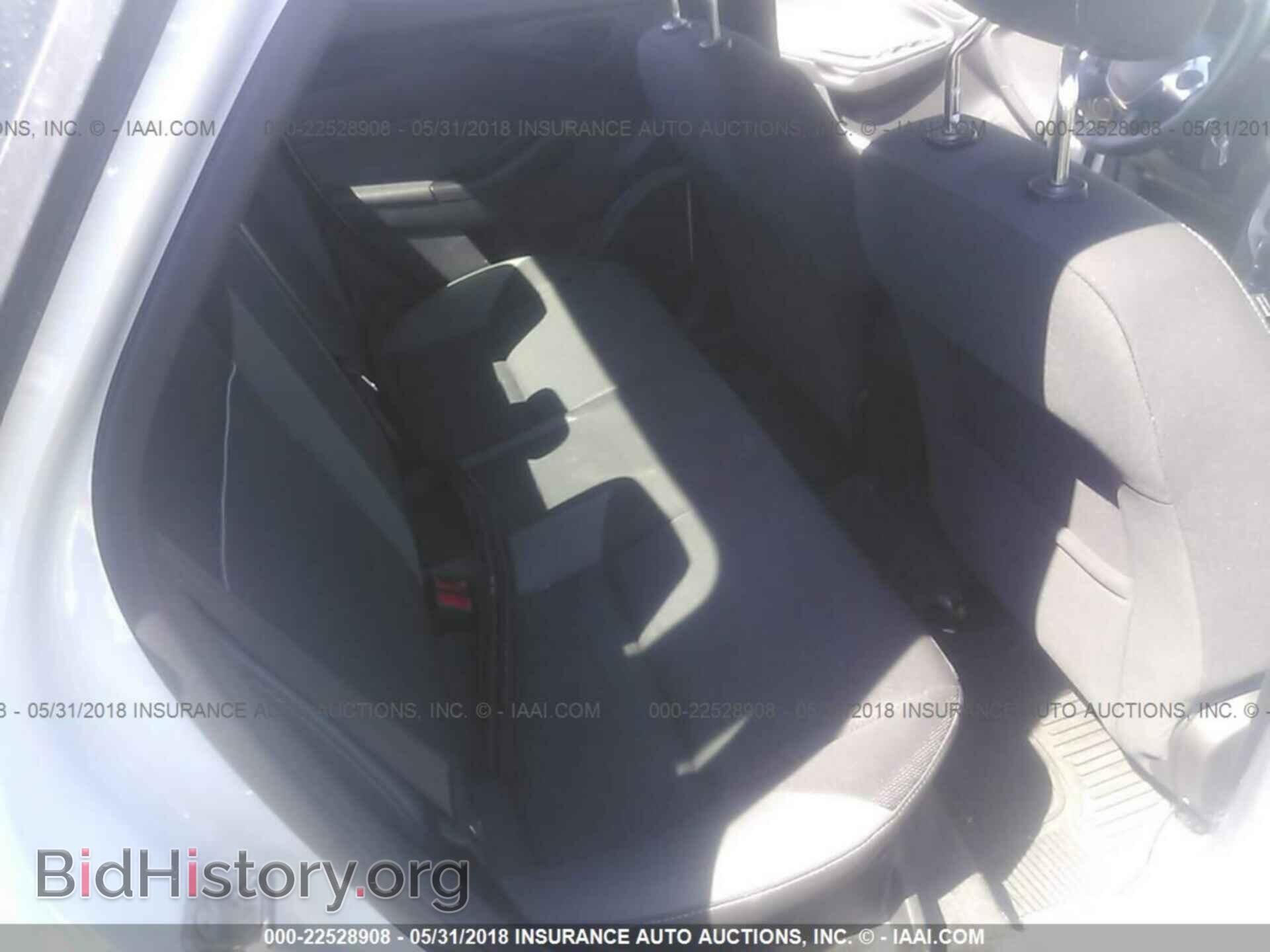 2012 Ford Focus - VIN: 1FAHP3F25CL272299 - Photo 8