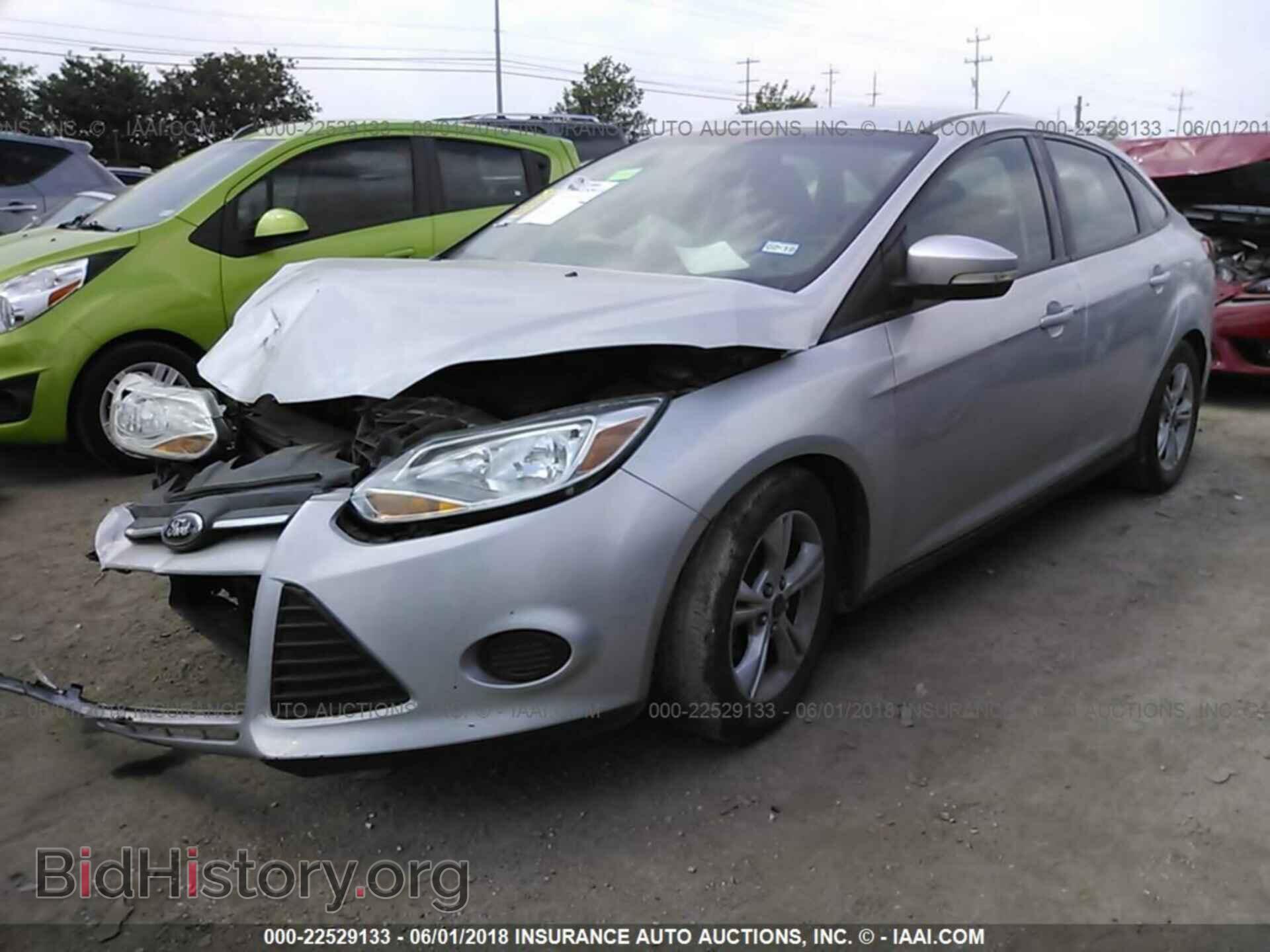 2014 Ford Focus - VIN: 1FADP3F27EL460615 - Фото 2