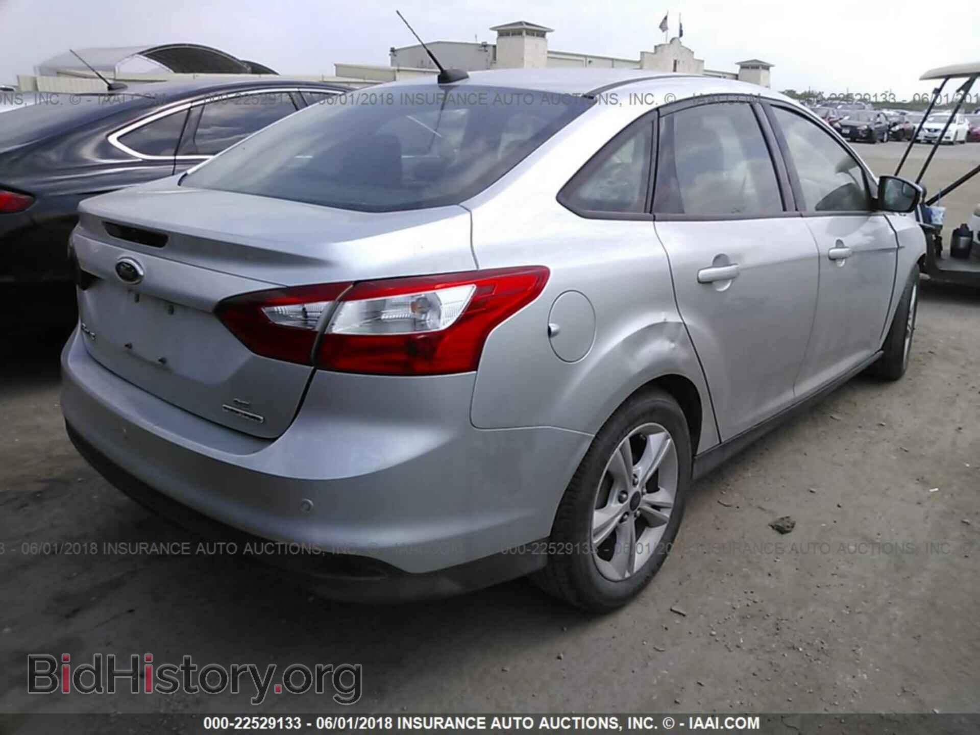 2014 Ford Focus - VIN: 1FADP3F27EL460615 - Фото 4
