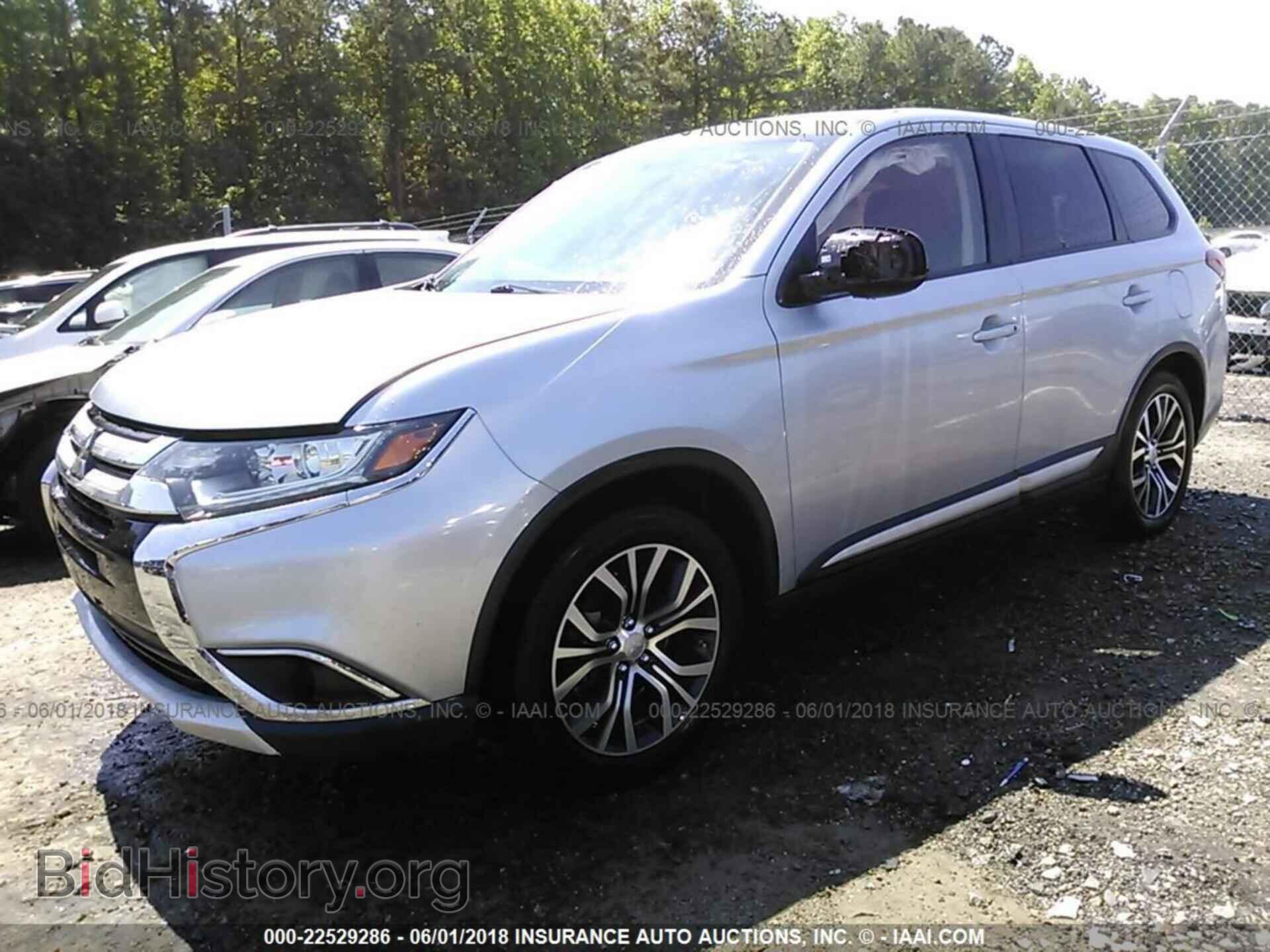 2017 Mitsubishi Outlander - VIN: JA4AD2A38HZ005154 - Фото 2