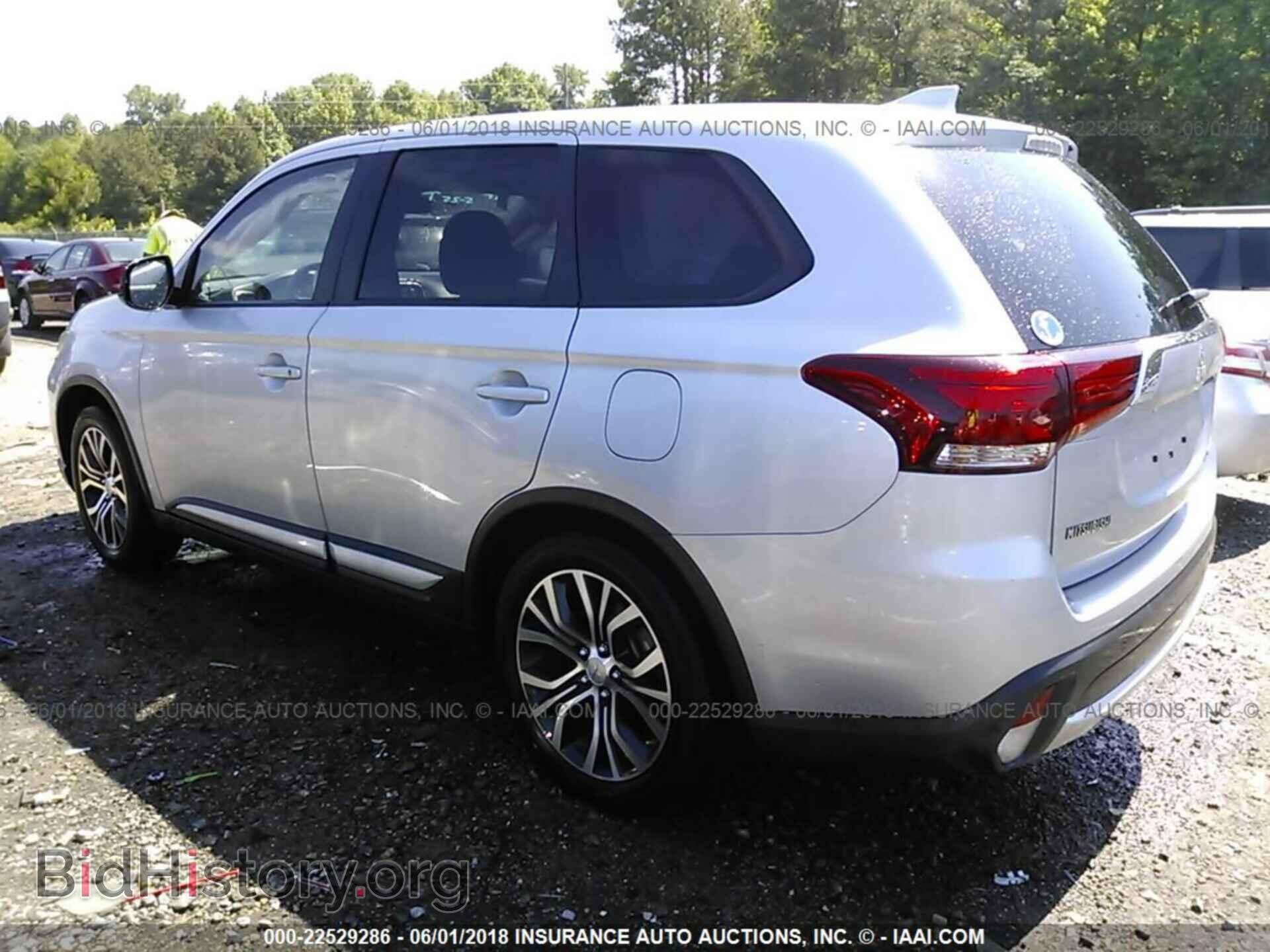 2017 Mitsubishi Outlander - VIN: JA4AD2A38HZ005154 - Фото 3