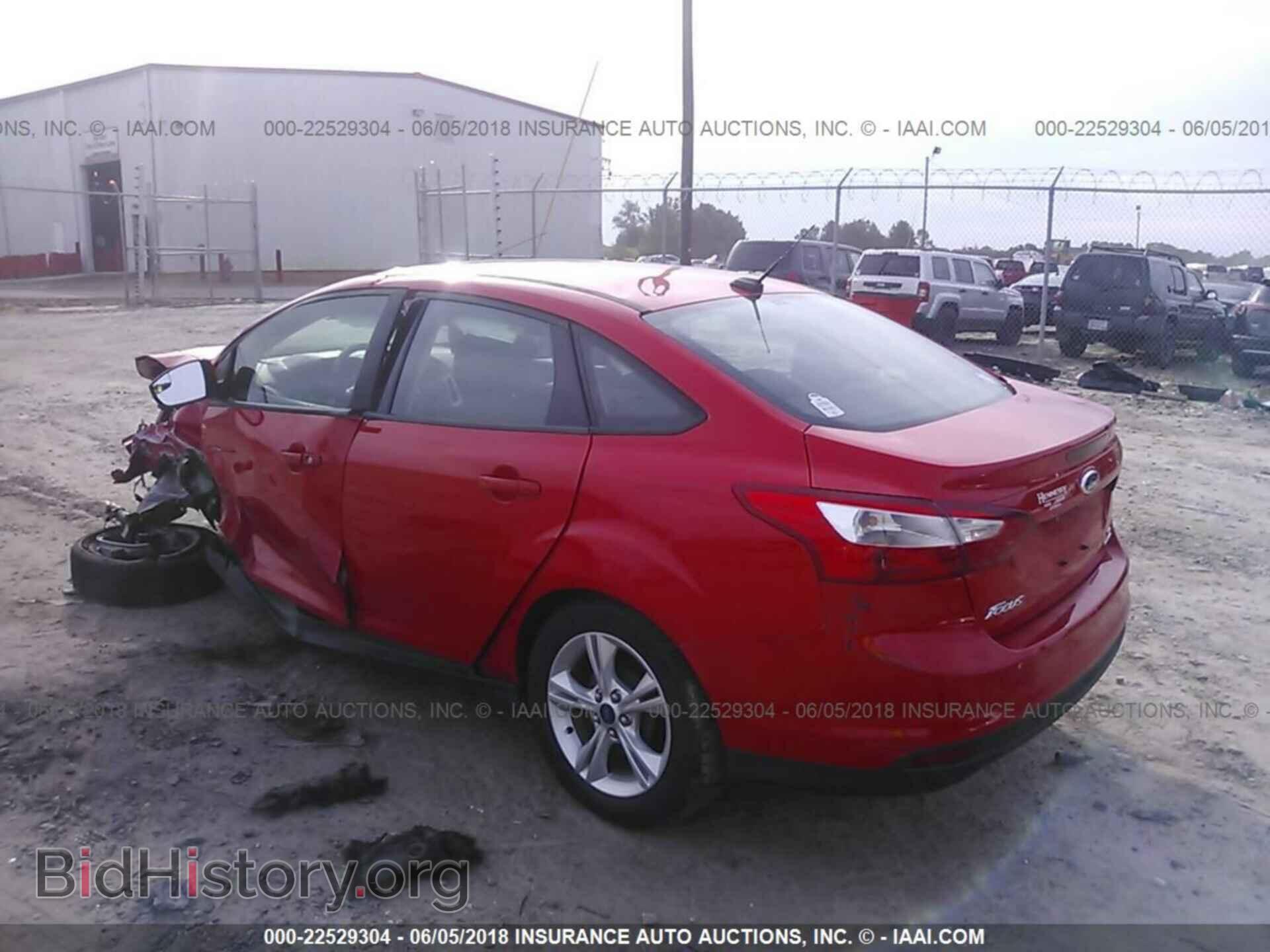 2014 Ford Focus - VIN: 1FADP3F21EL338705 - Photo 3