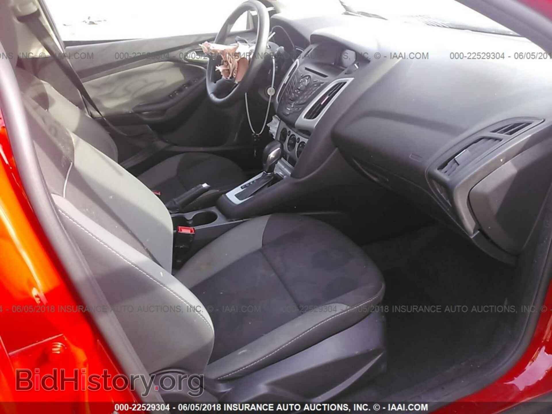 2014 Ford Focus - VIN: 1FADP3F21EL338705 - Photo 5