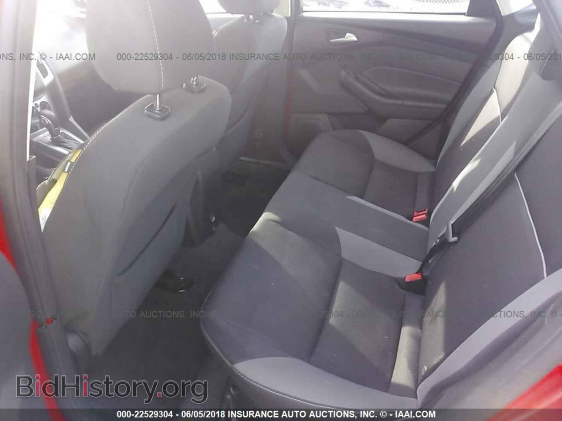 2014 Ford Focus - VIN: 1FADP3F21EL338705 - Photo 8