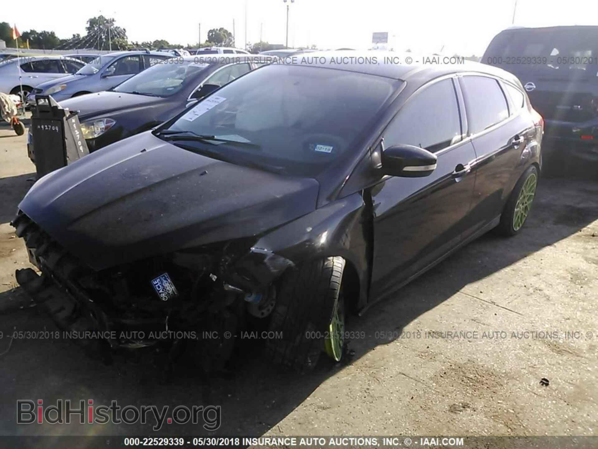 2017 Ford Focus - VIN: 1FADP3K29HL204809 - Photo 2