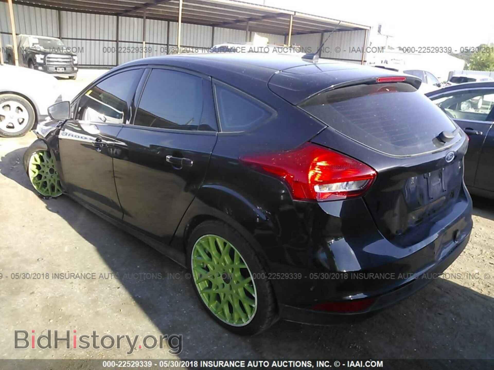 2017 Ford Focus - VIN: 1FADP3K29HL204809 - Photo 3