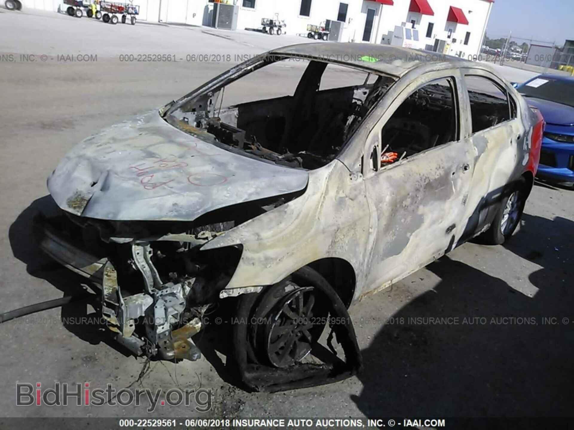 2017 Chevrolet Sonic - VIN: 1G1JD5SH1H4165528 - Фото 2