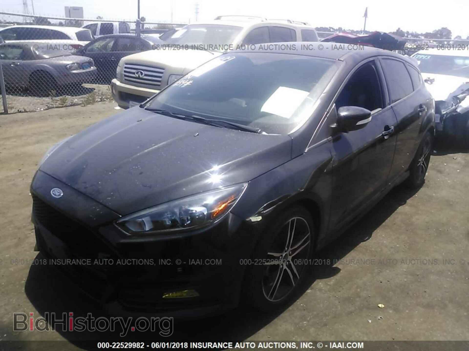 2016 Ford Focus - VIN: 1FADP3L92GL225527 - Фото 2