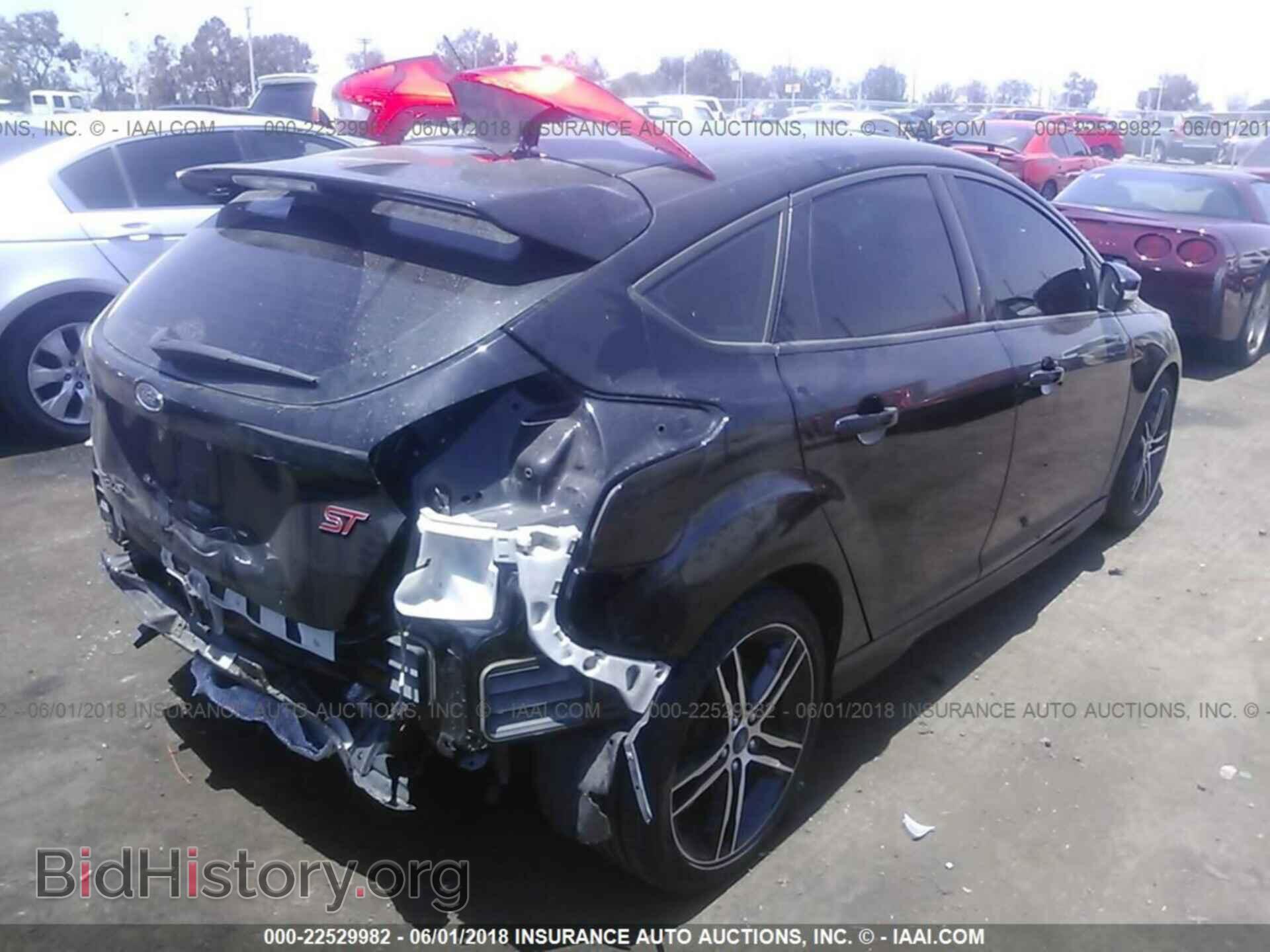 2016 Ford Focus - VIN: 1FADP3L92GL225527 - Фото 4