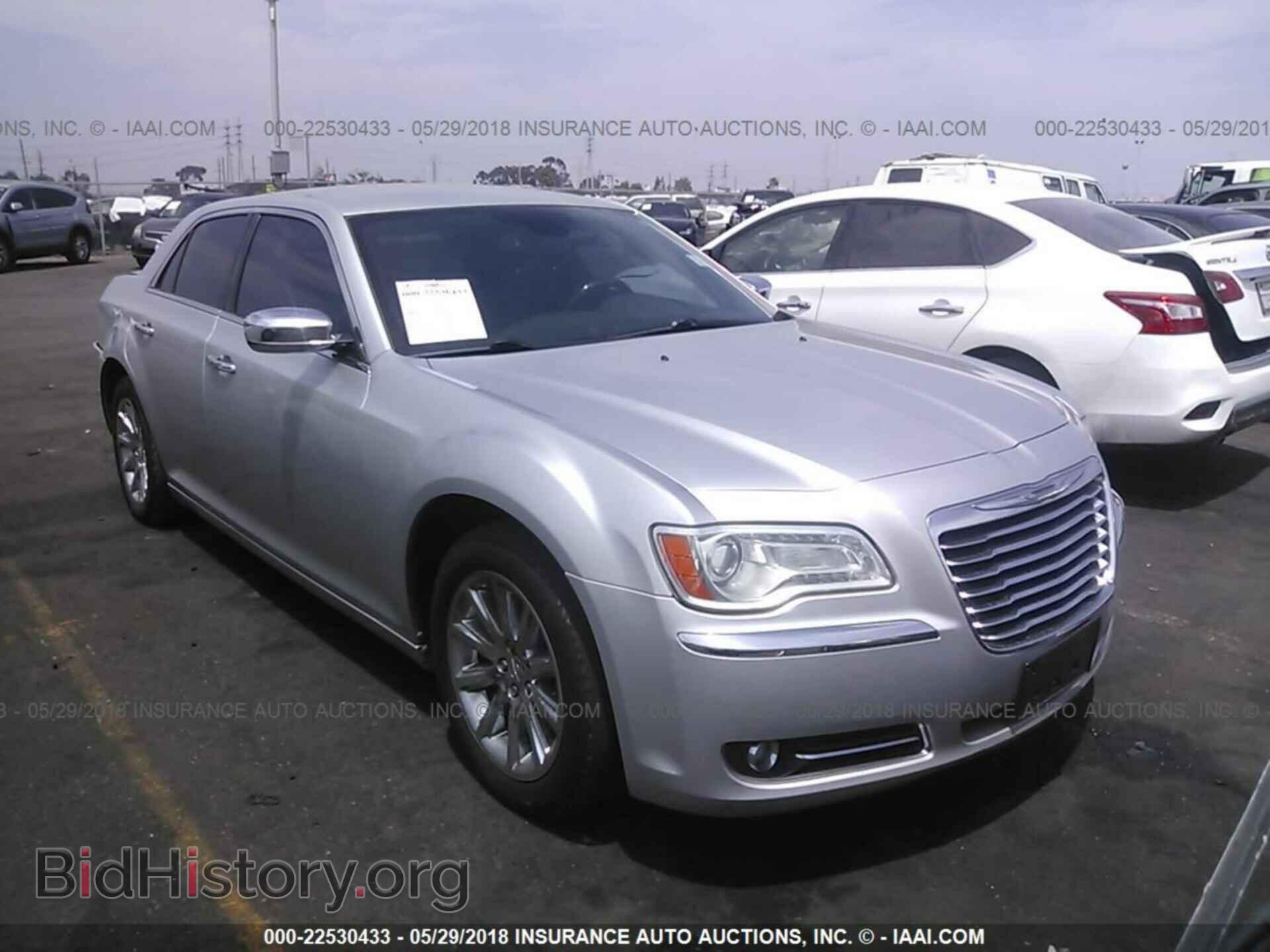 Photo 2C3CA6CT1BH614268 - Chrysler 300c 2011
