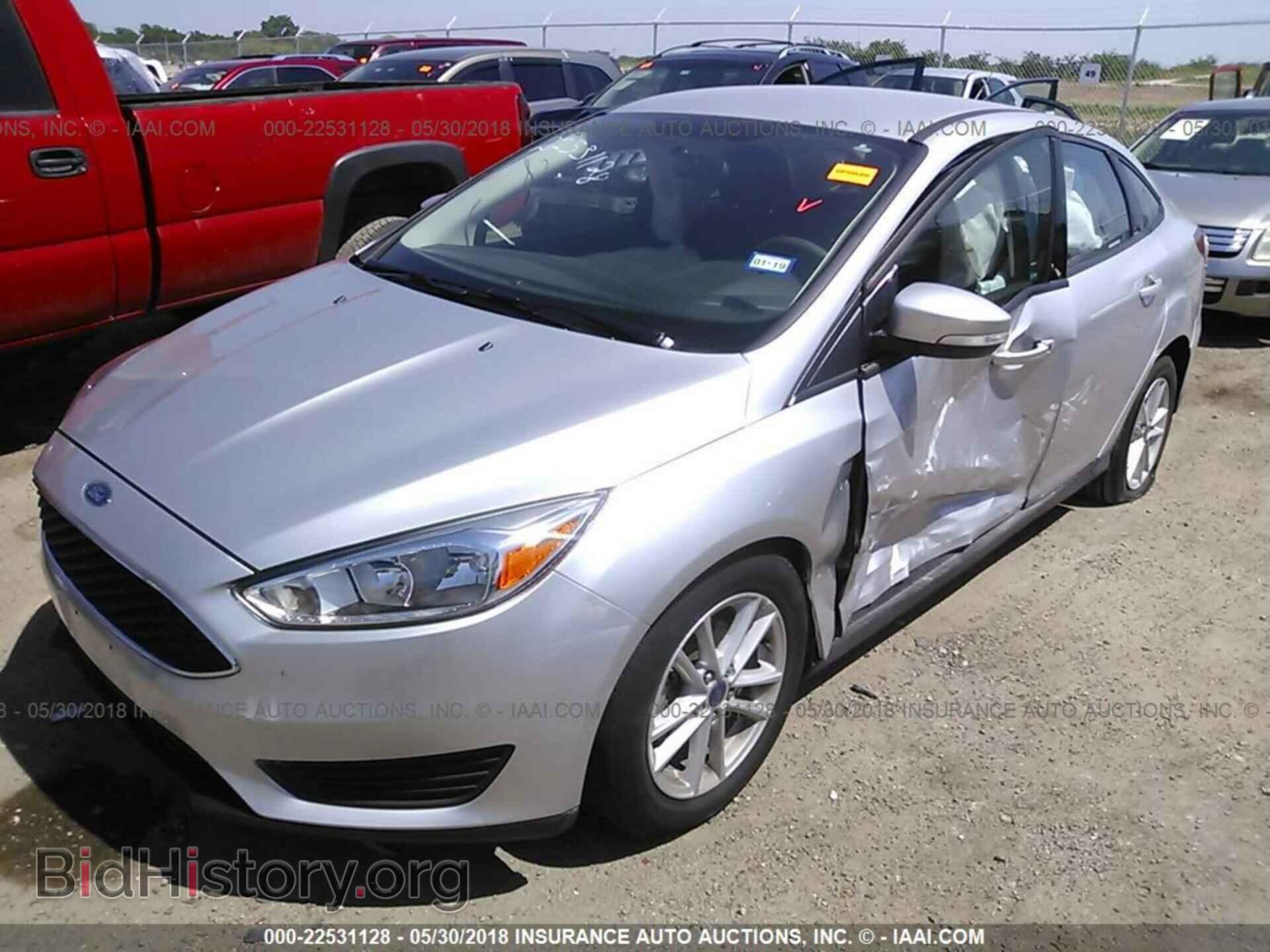 2017 Ford Focus - VIN: 1FADP3F28HL205038 - Фото 2