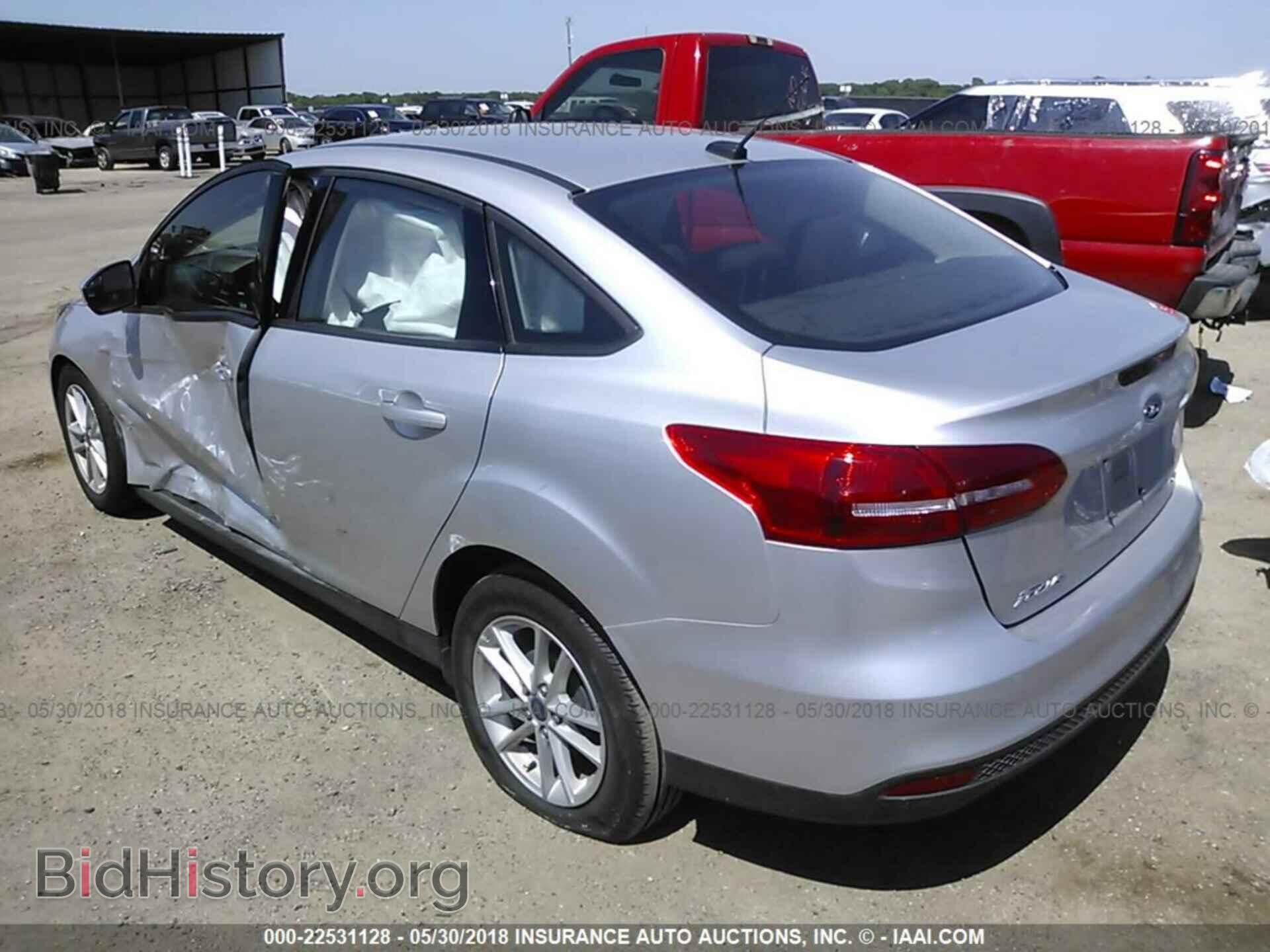 2017 Ford Focus - VIN: 1FADP3F28HL205038 - Фото 3