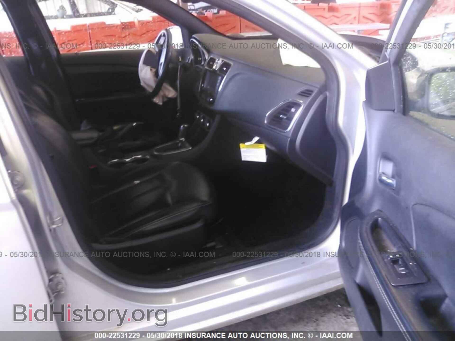 2012 Chrysler 200 - VIN: 1C3CCBCB8CN160006 - Фото 5