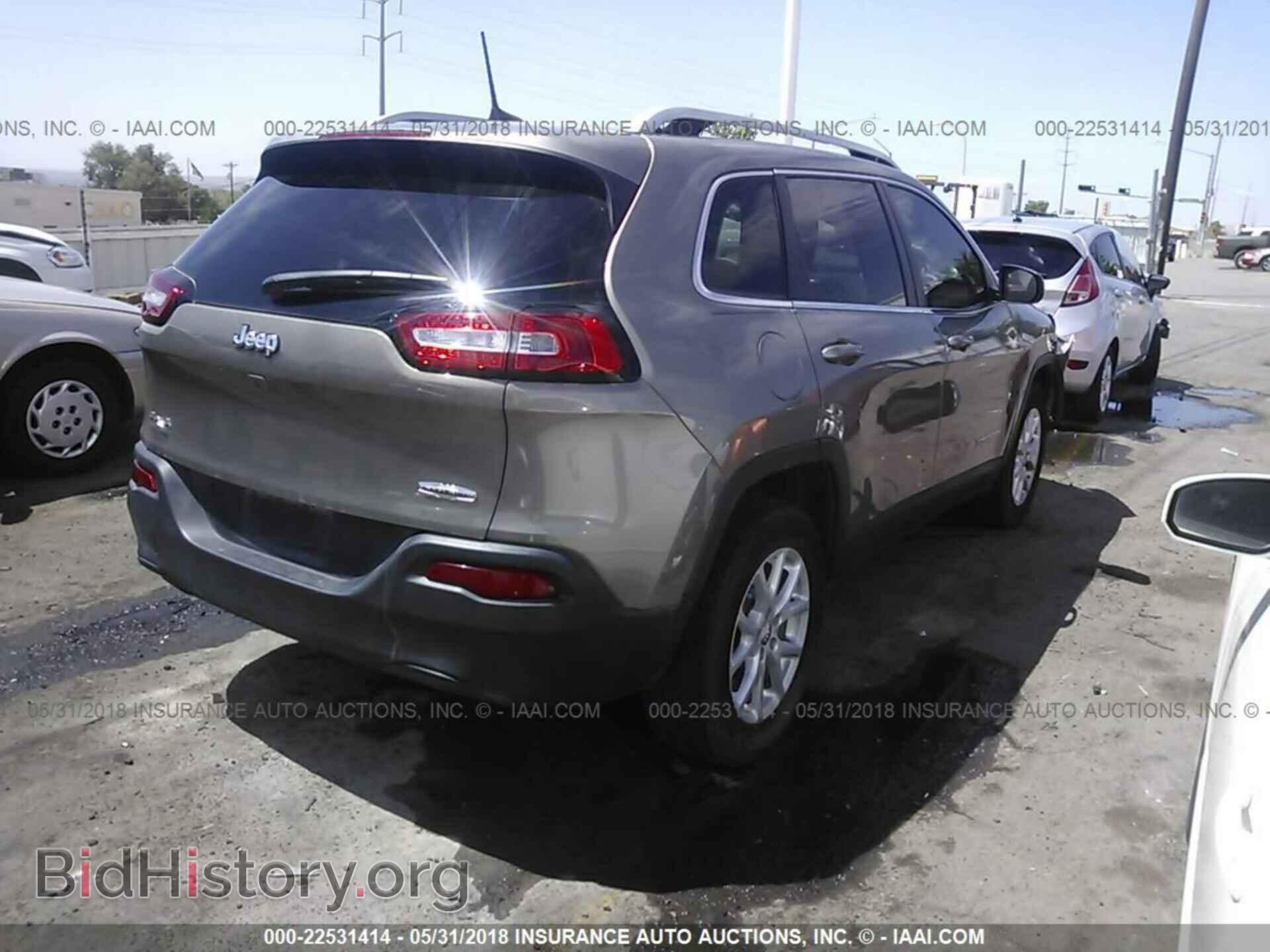 2017 Jeep Cherokee - VIN: 1C4PJMCB1HW668754 - Photo 4
