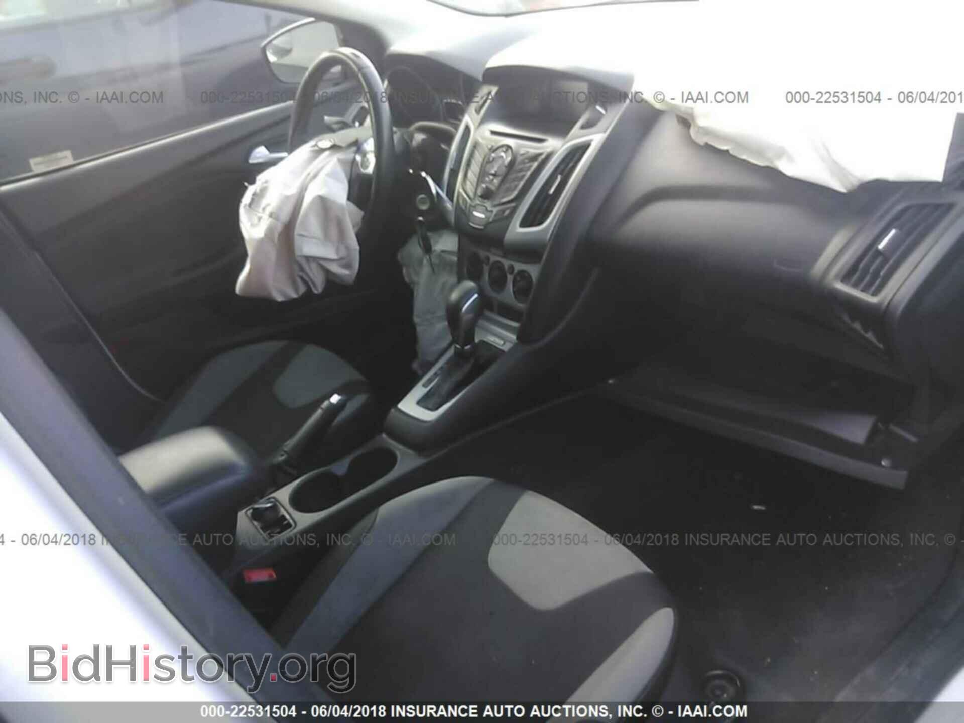 2014 Ford Focus - VIN: 1FADP3F24EL293579 - Photo 5