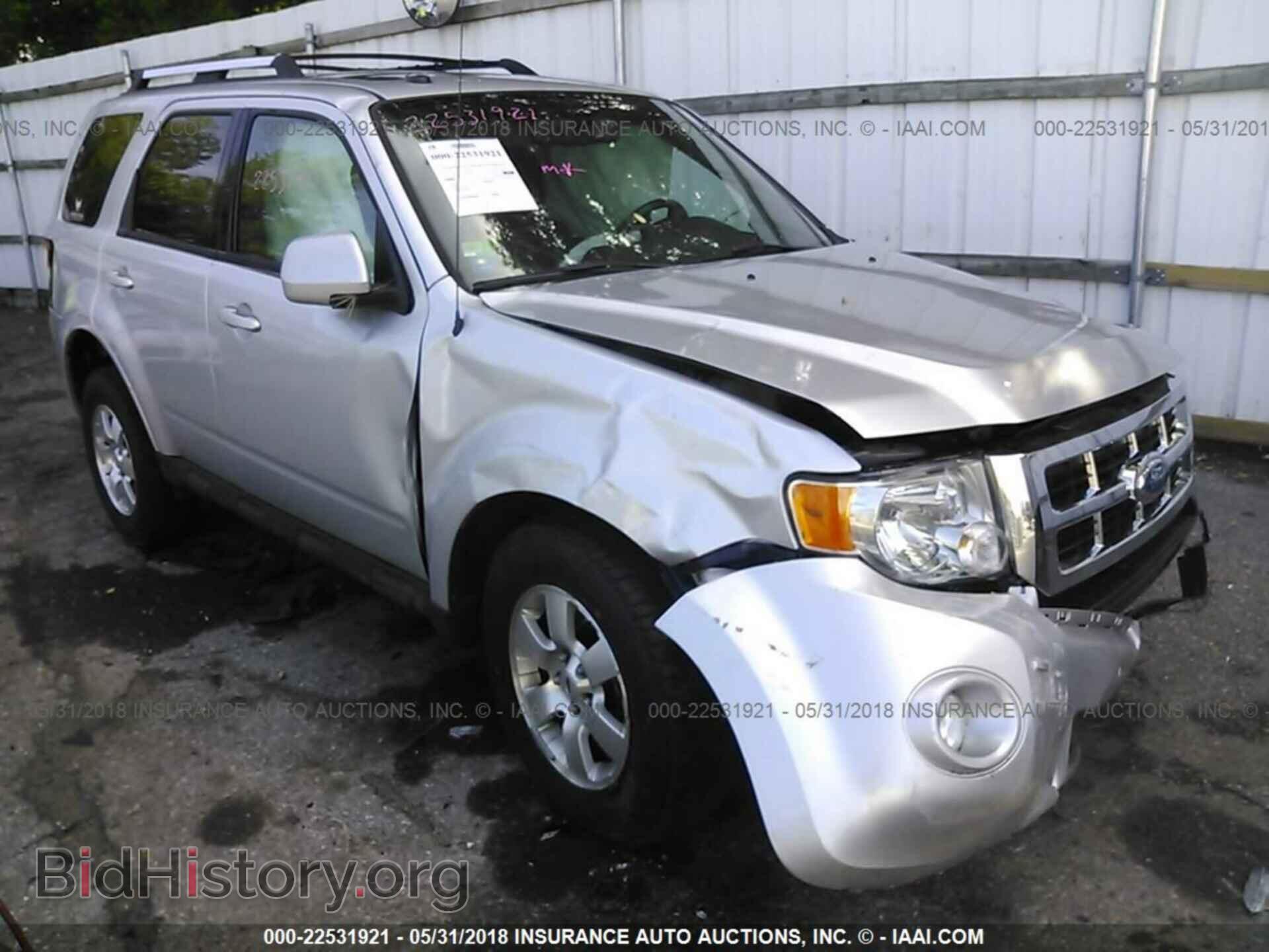 Photo 1FMCU0E72BKA50523 - Ford Escape 2011