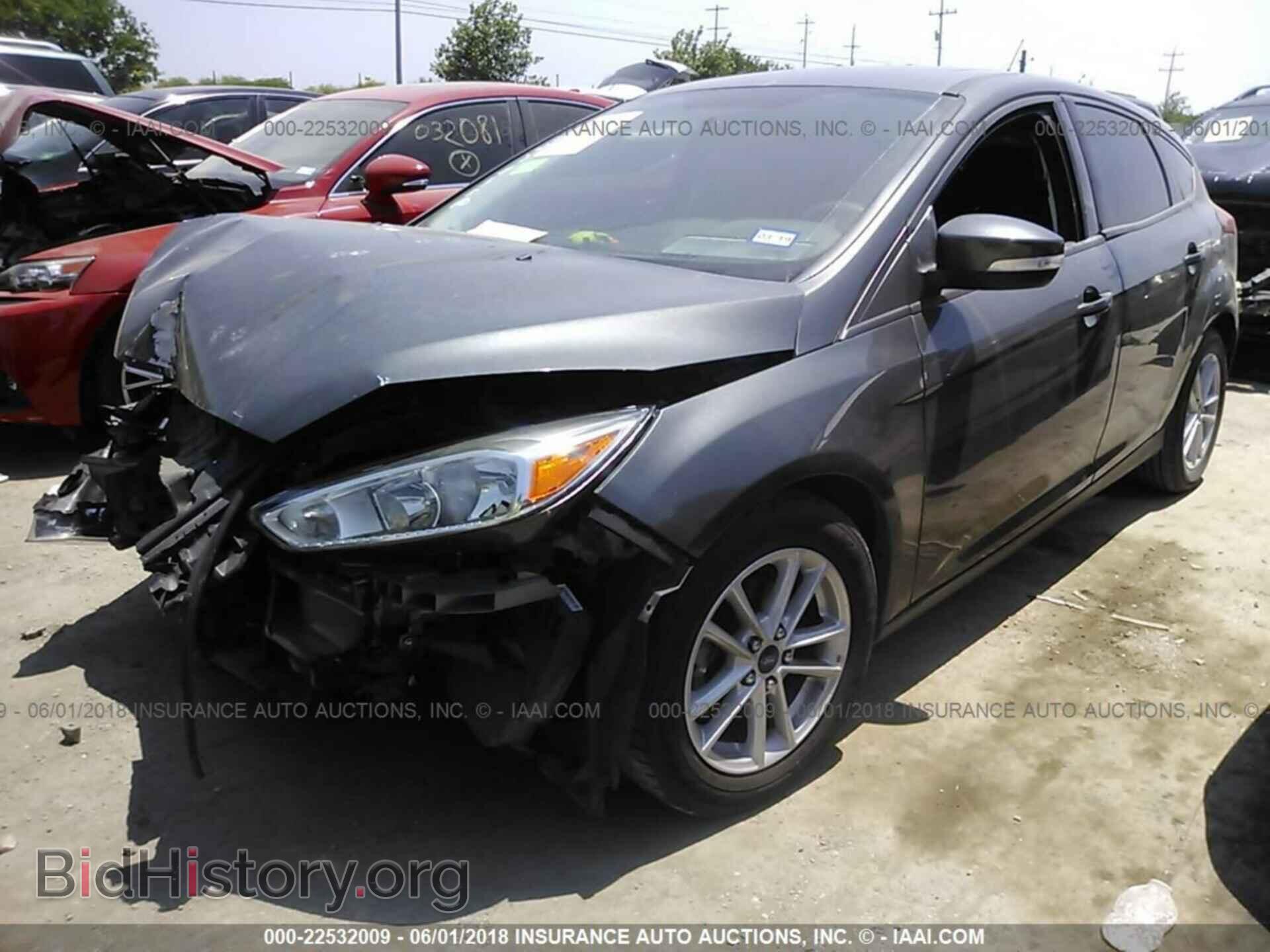 2016 Ford Focus - VIN: 1FADP3K22GL216654 - Photo 2