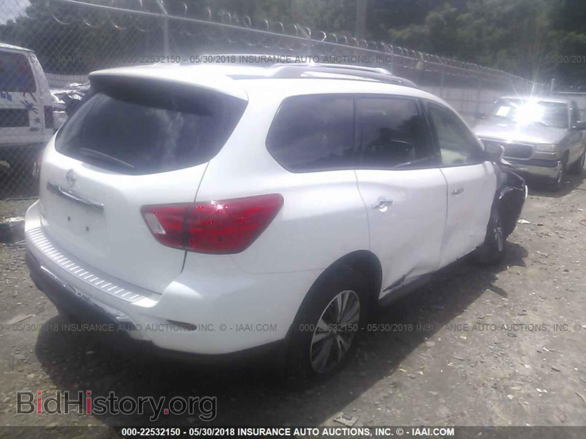 2017 Nissan Pathfinder - VIN: 5N1DR2MN2HC656196 - Фото 4