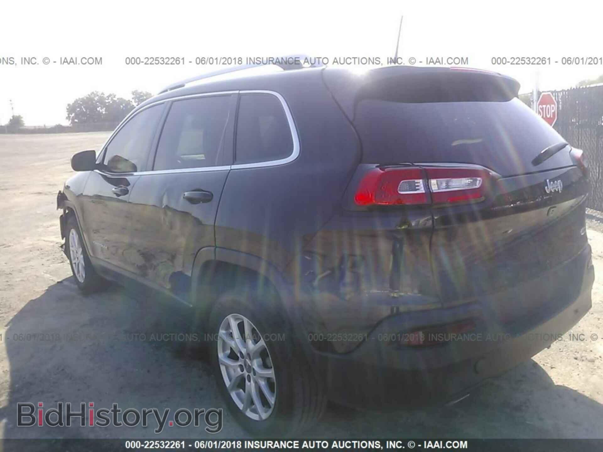 2017 Jeep Cherokee - VIN: 1C4PJLCB1HW566106 - Фото 3