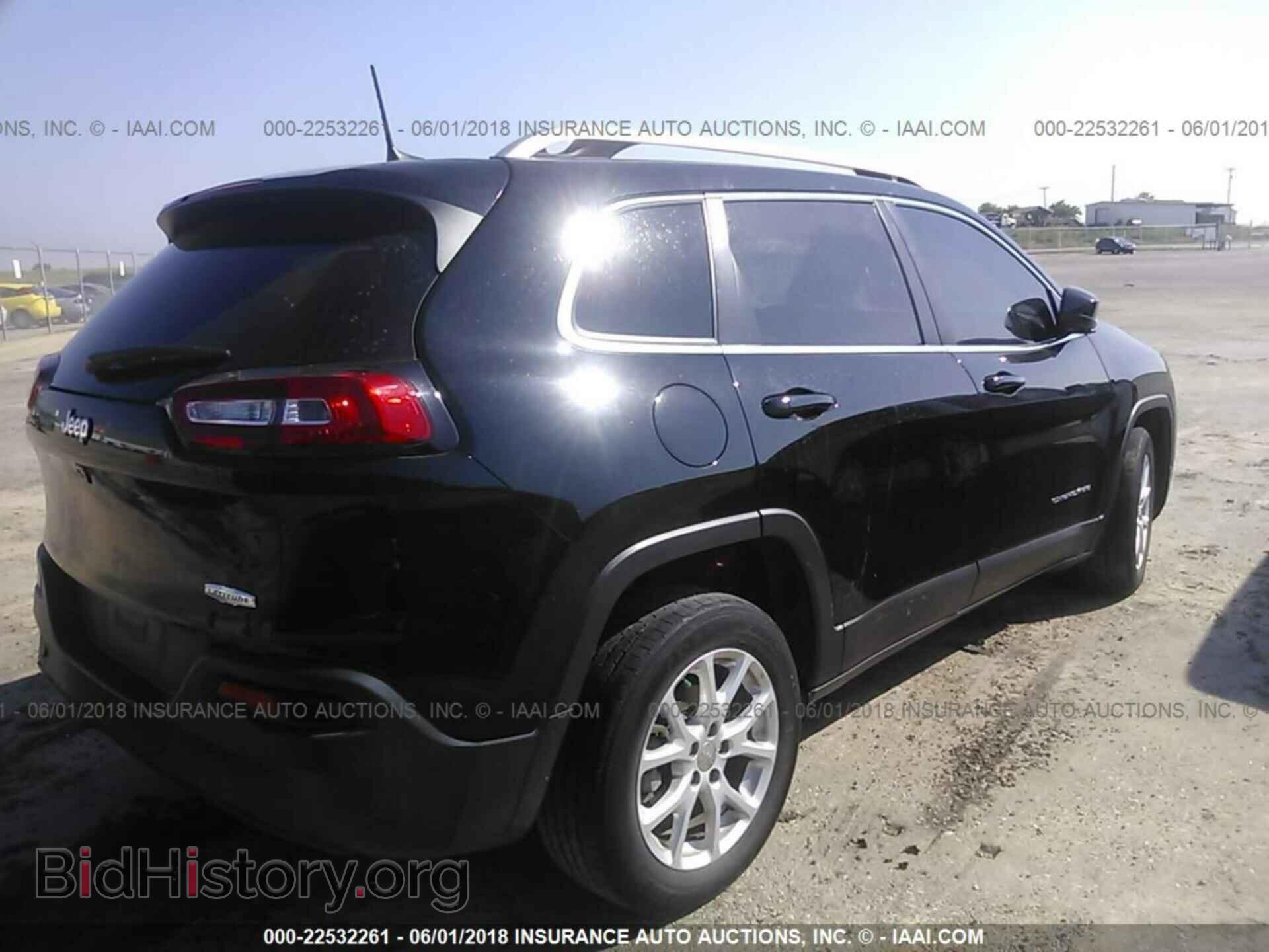 2017 Jeep Cherokee - VIN: 1C4PJLCB1HW566106 - Фото 4