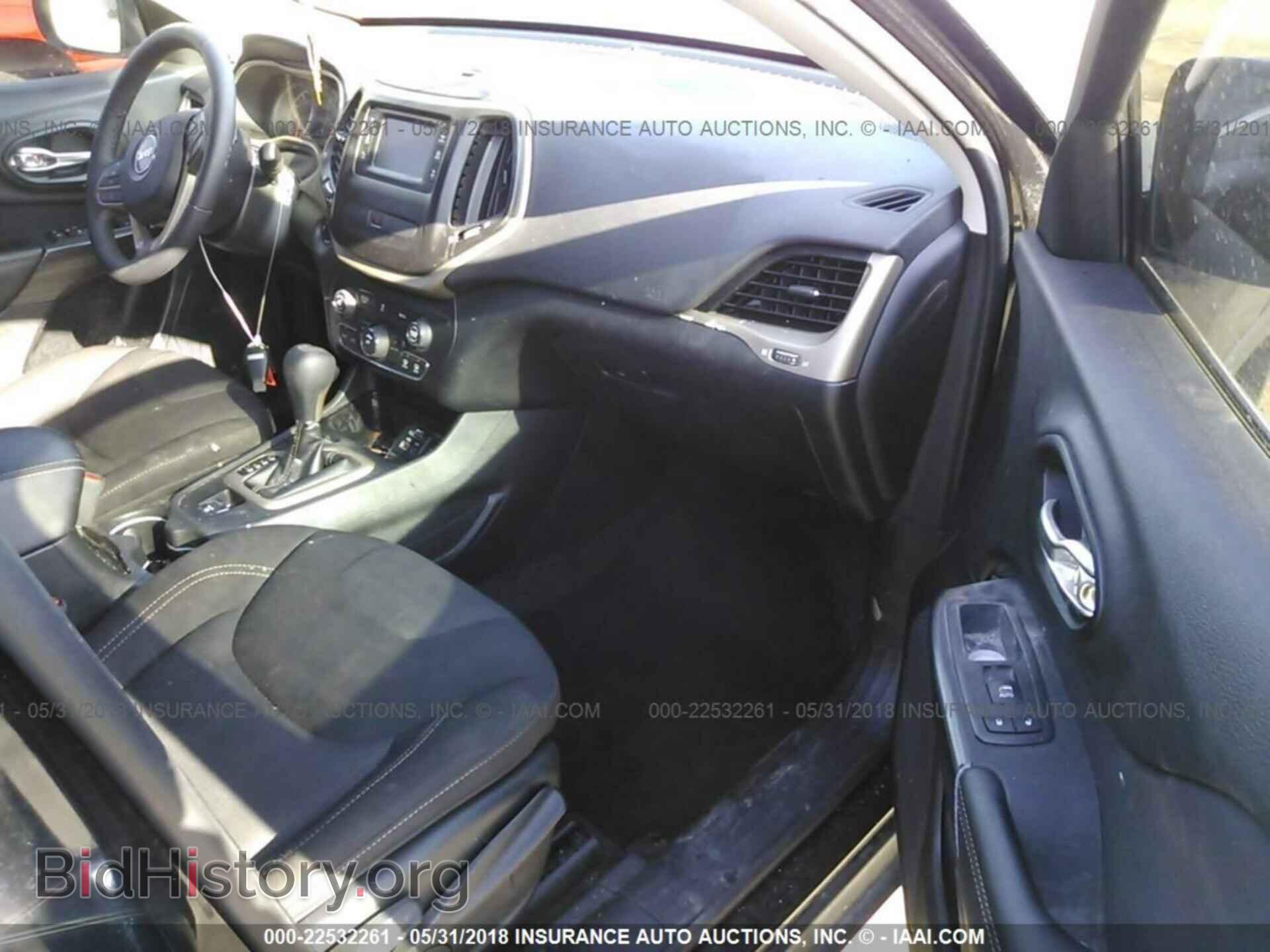 2017 Jeep Cherokee - VIN: 1C4PJLCB1HW566106 - Фото 5