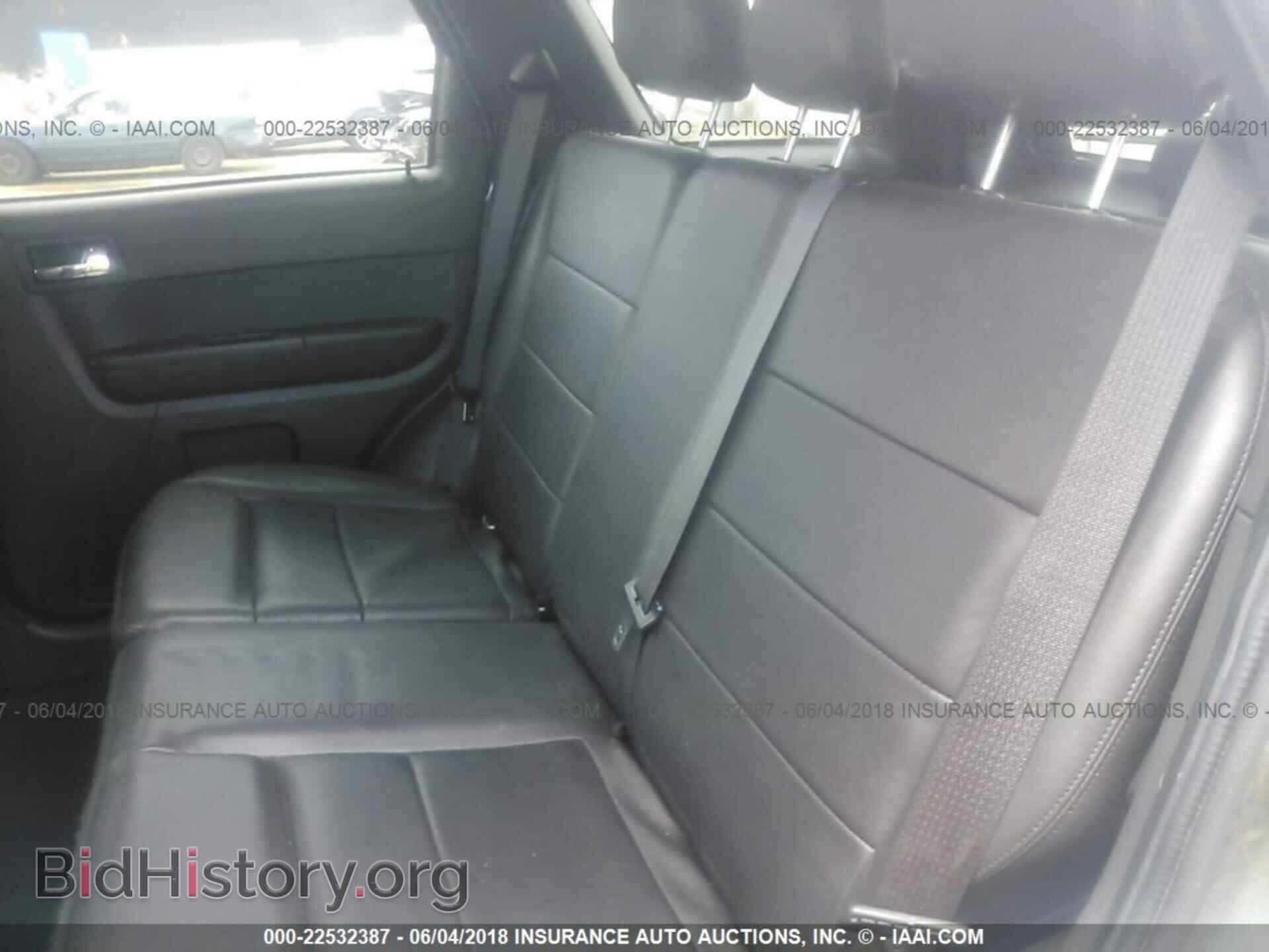 2011 Ford Escape - VIN: 1FMCU9EG2BKA21933 - Photo 8