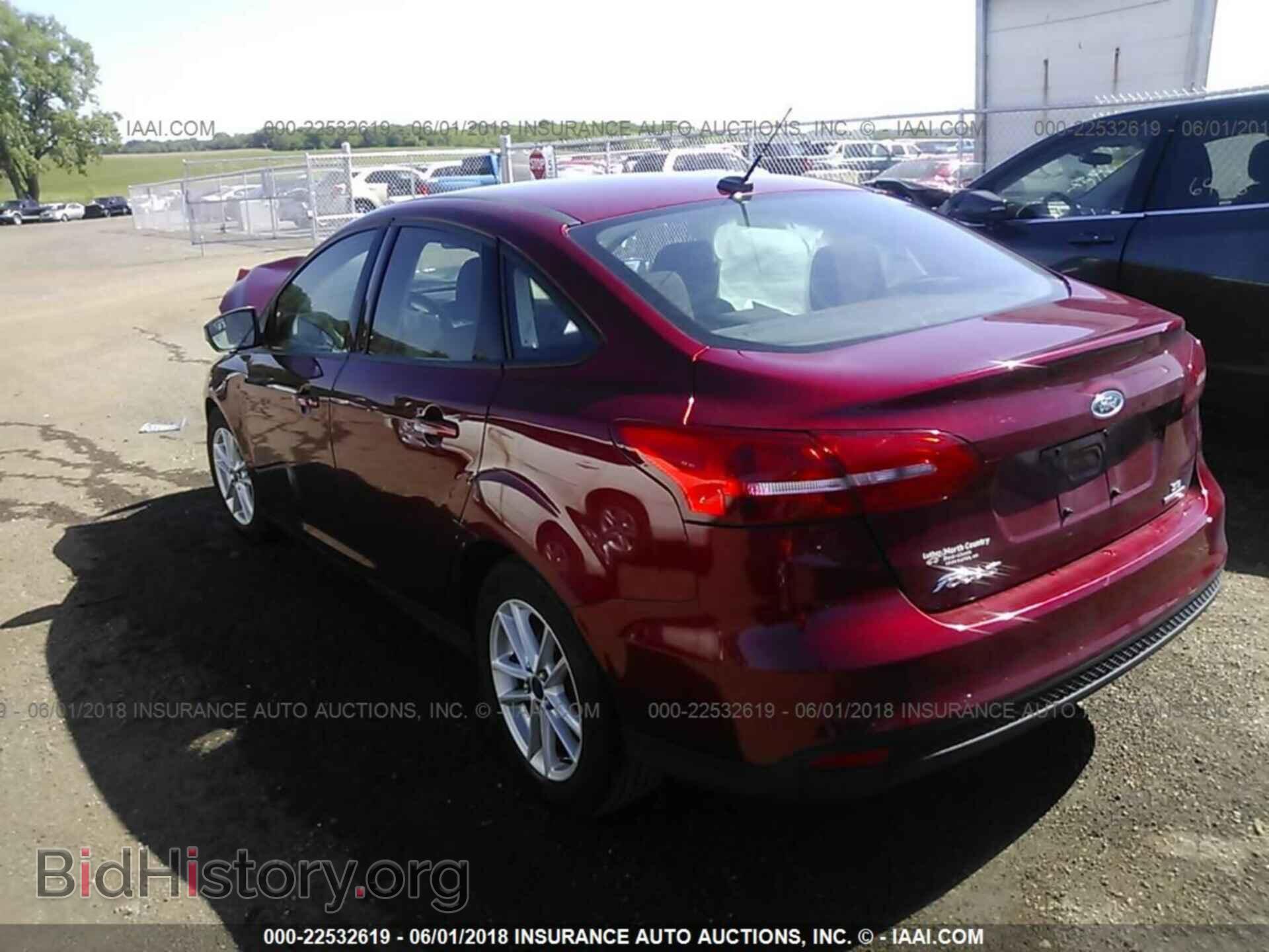 2015 Ford Focus - VIN: 1FADP3F23FL241099 - Photo 3