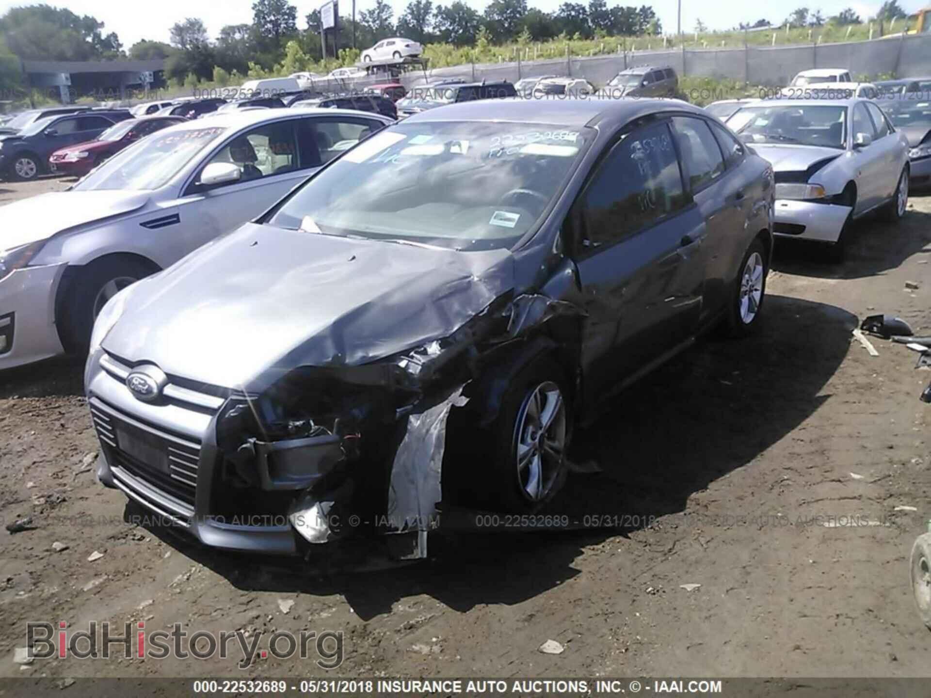 2013 Ford Focus - VIN: 1FADP3F22DL116415 - Фото 2